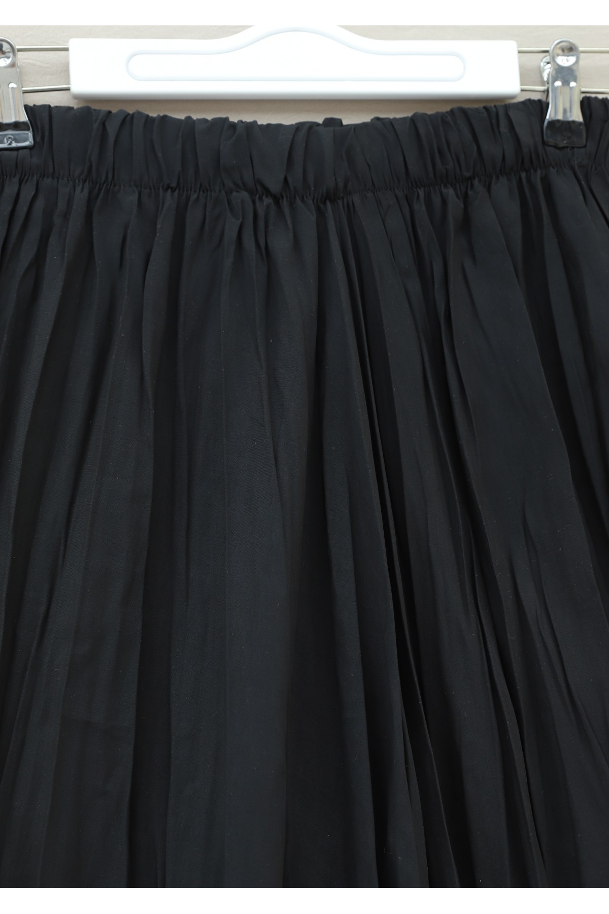 تنورة واسعة بخصر مطاطي -أسود