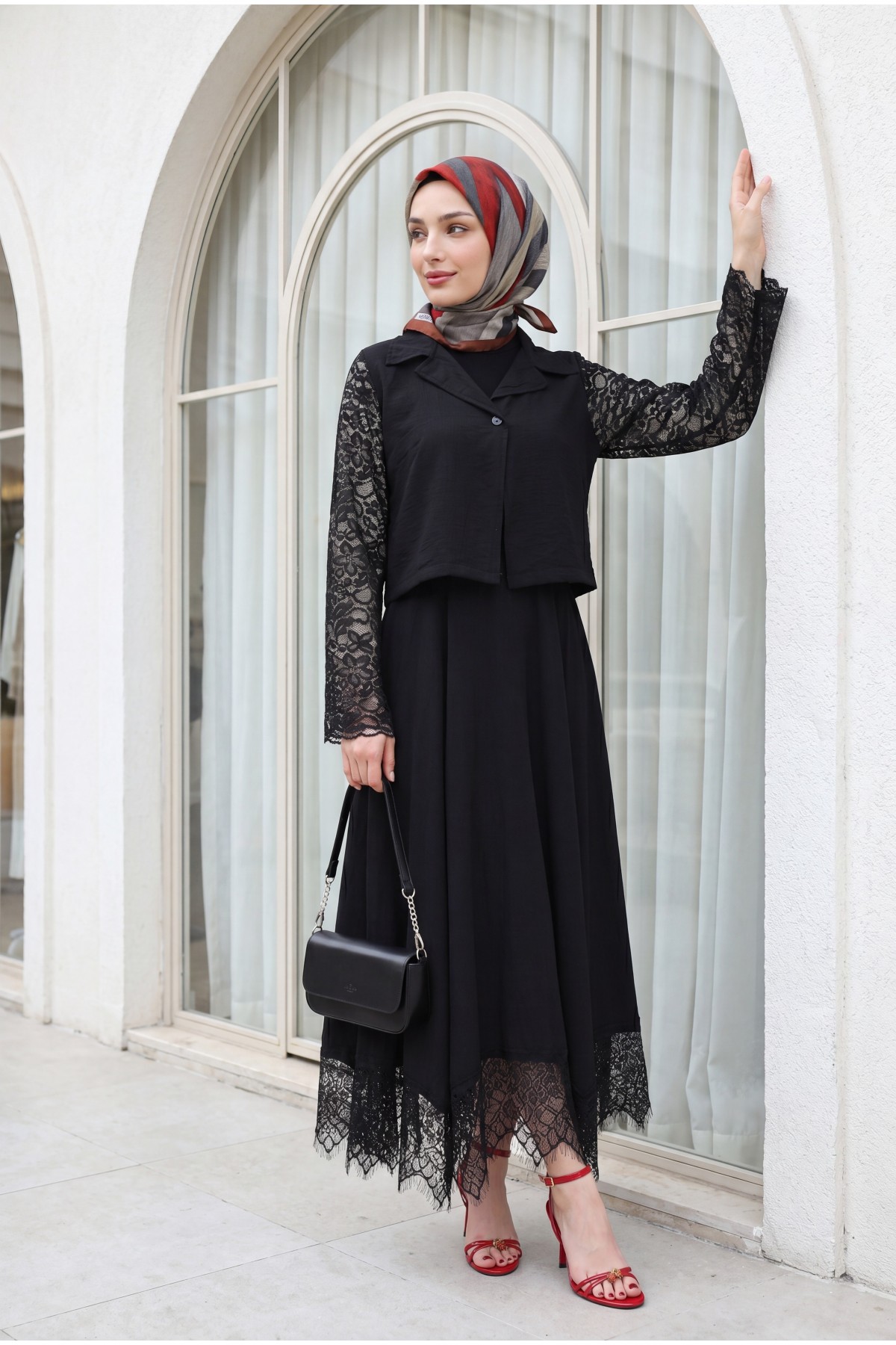 One-button Strawberry Set with Lace Detail on Sleeves and Hem -Black