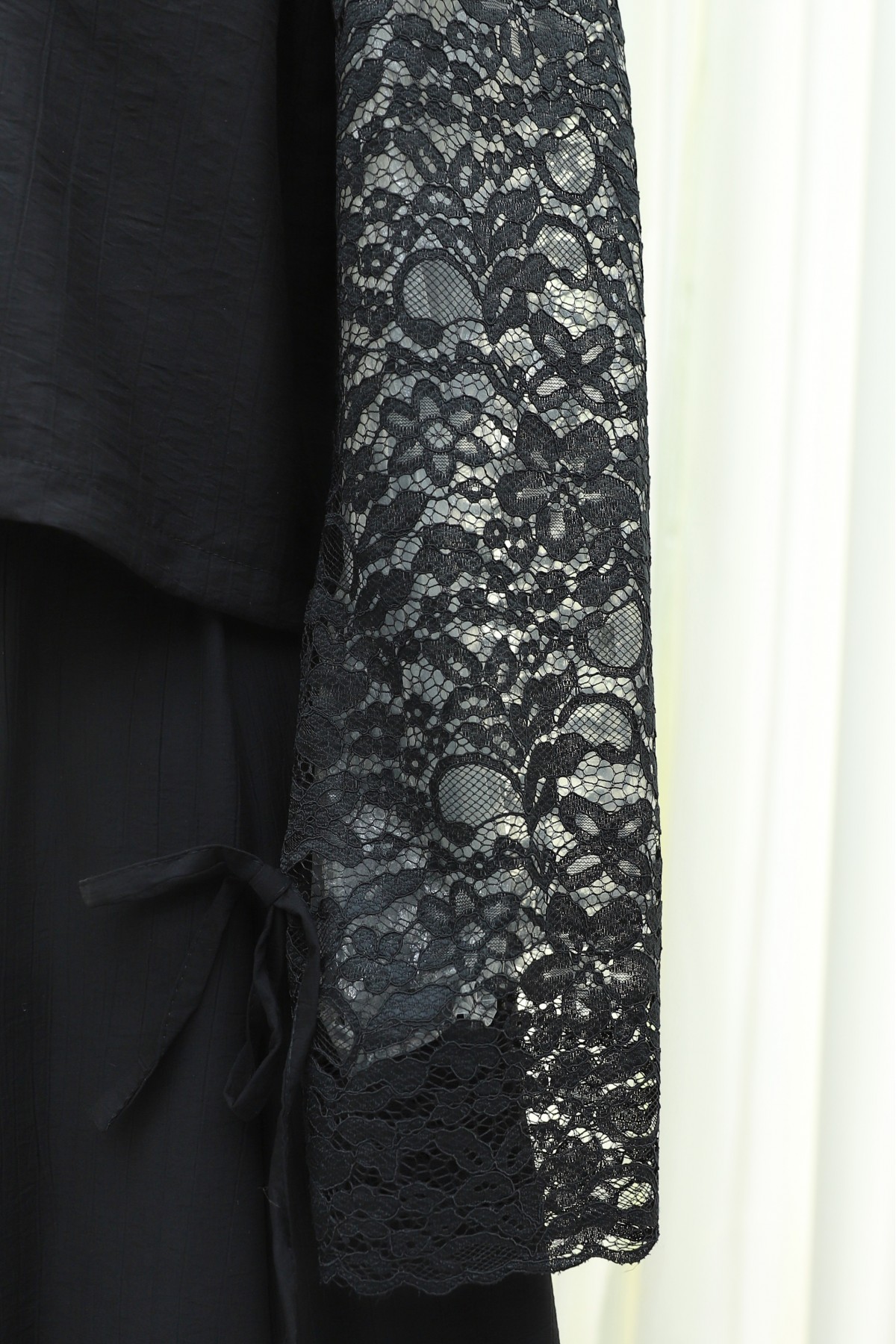 One-button Strawberry Set with Lace Detail on Sleeves and Hem -Black