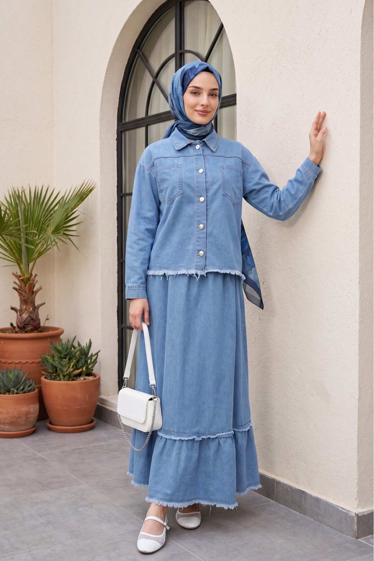 Shirt Collar Double Pocket Buttoned Denim Suit with Fringed Hem -Blue