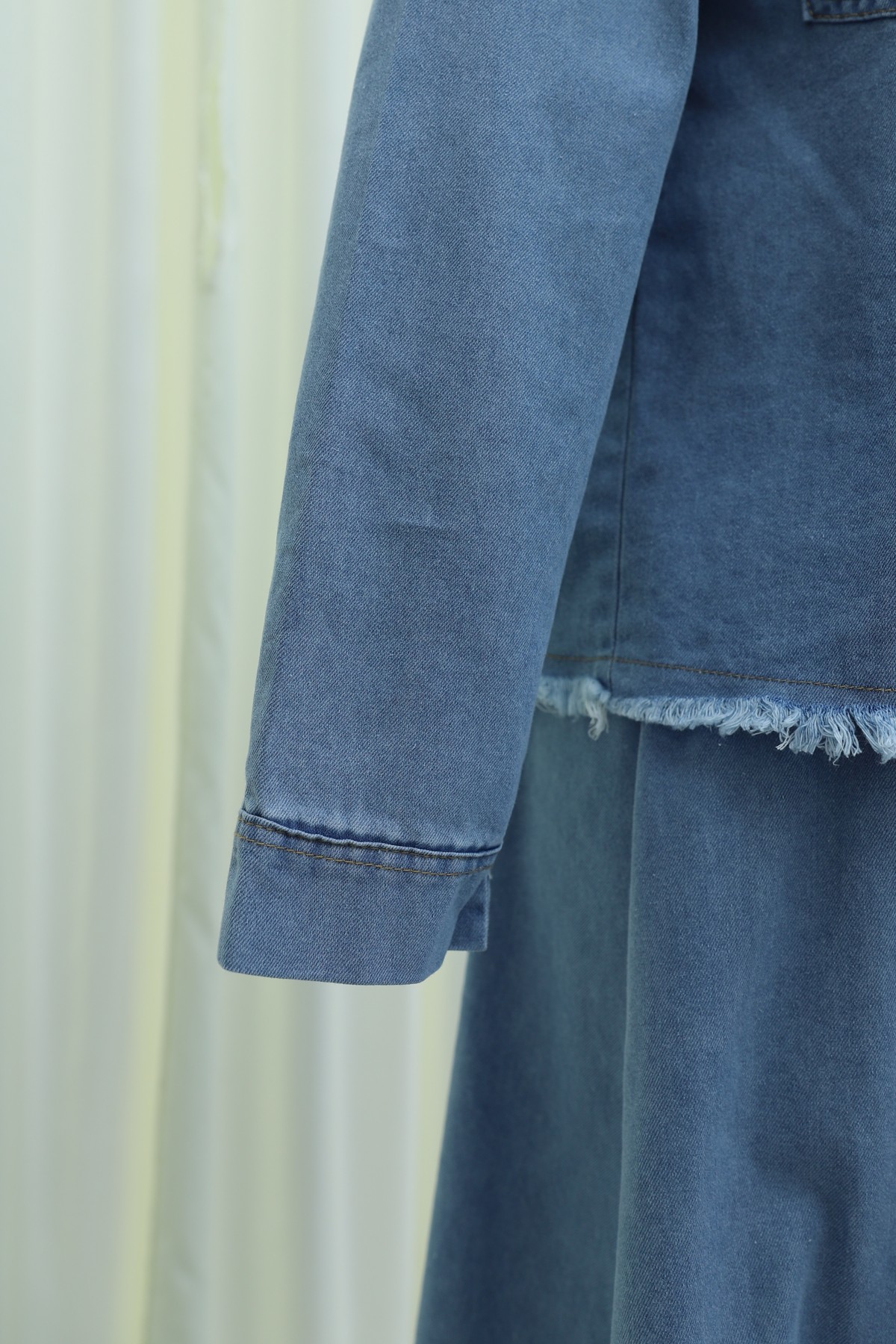 Shirt Collar Double Pocket Buttoned Denim Suit with Fringed Hem -Blue