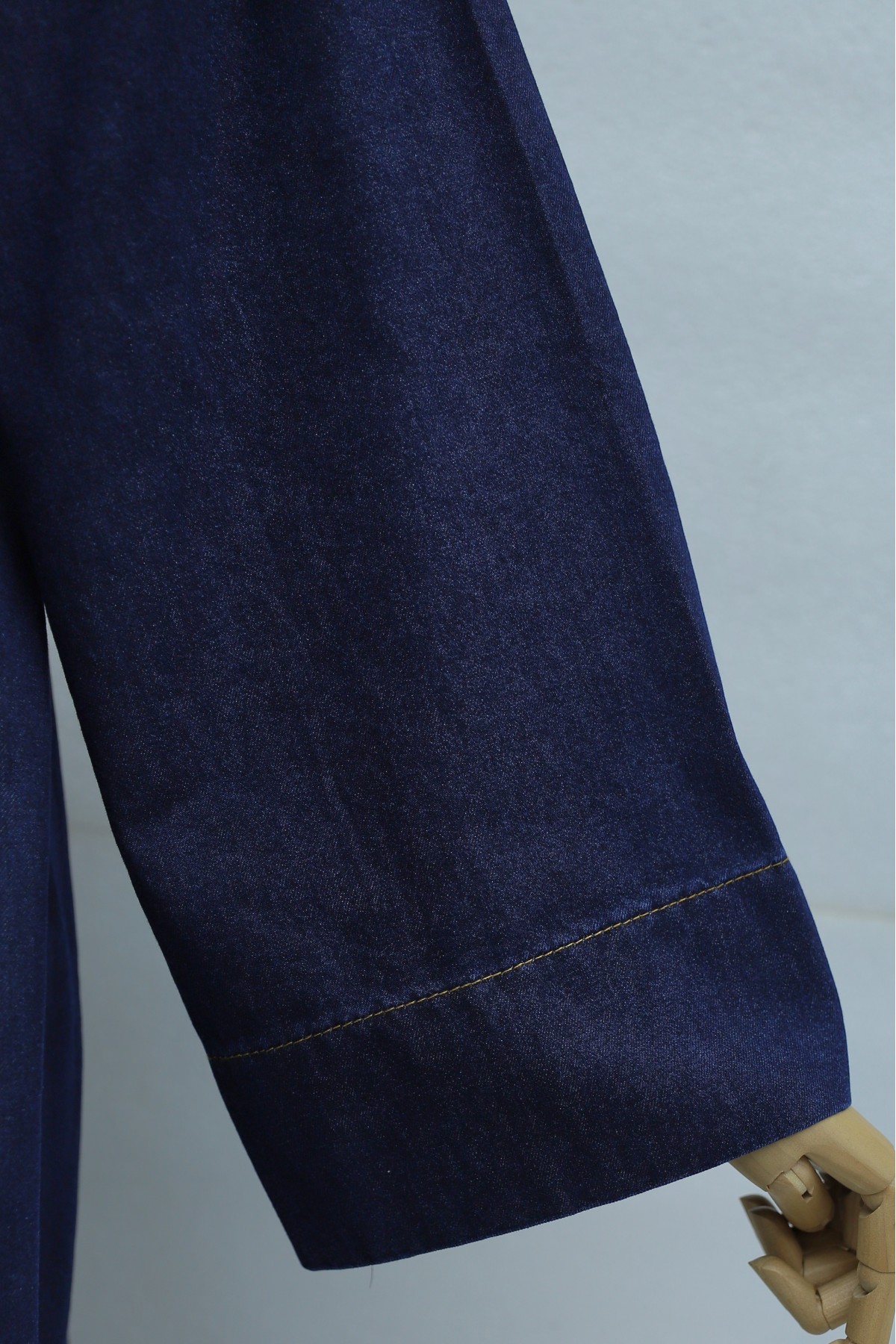 Long Denim Kimono with Belt, Brooch, and Slit -dark lacquer