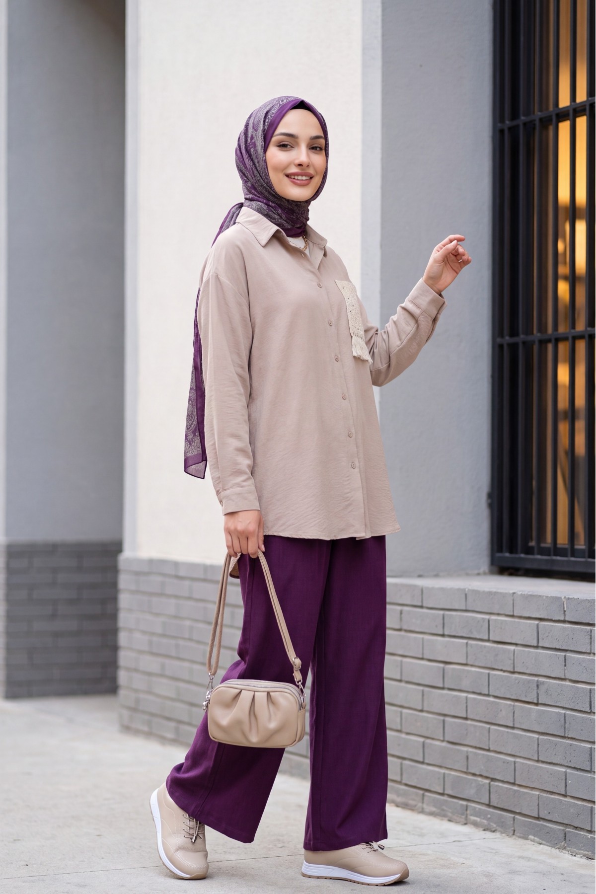 Wide-leg pleated linen-look trousers with elasticated waist. -Damson
