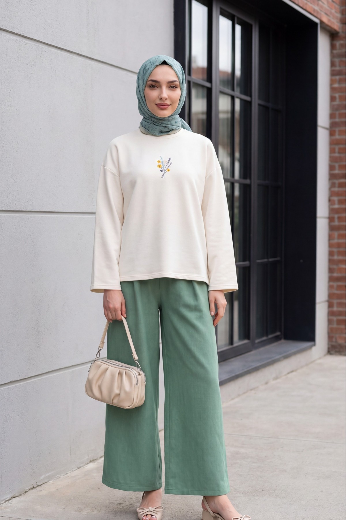 Wide-leg pleated linen-look trousers with elasticated waist. -Mint Color
