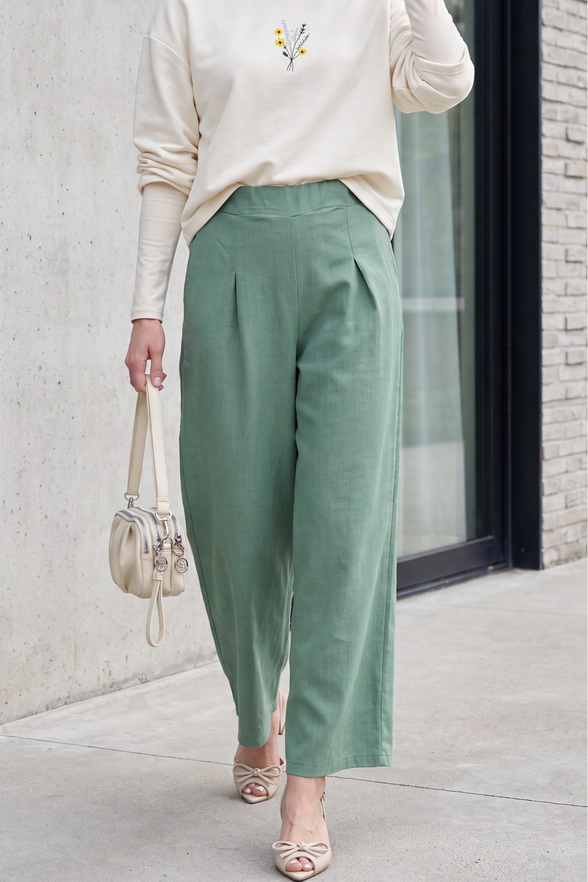 Wide-leg pleated linen-look trousers with elasticated waist. -Mint Color