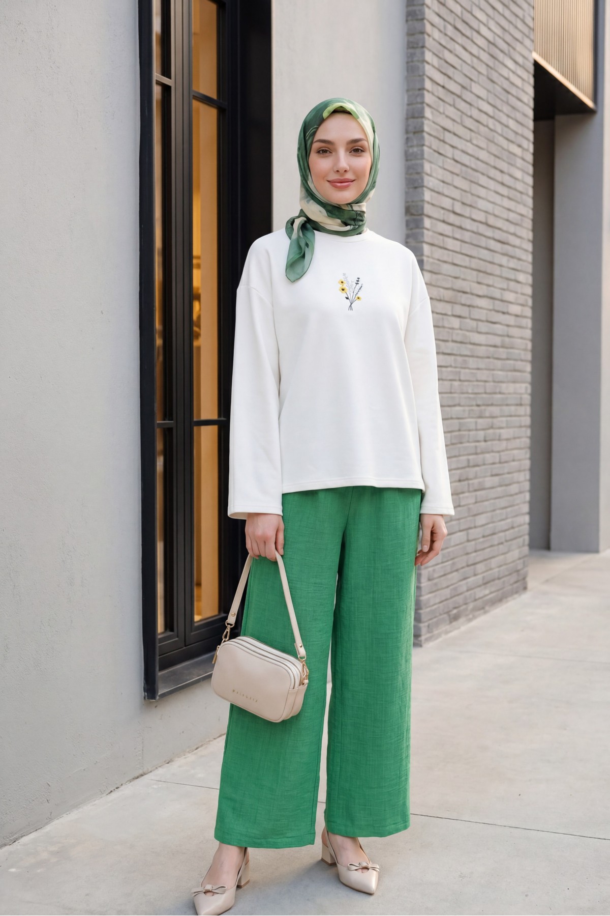 Wide-leg pleated linen-look trousers with elasticated waist. -LIGHT GREEN