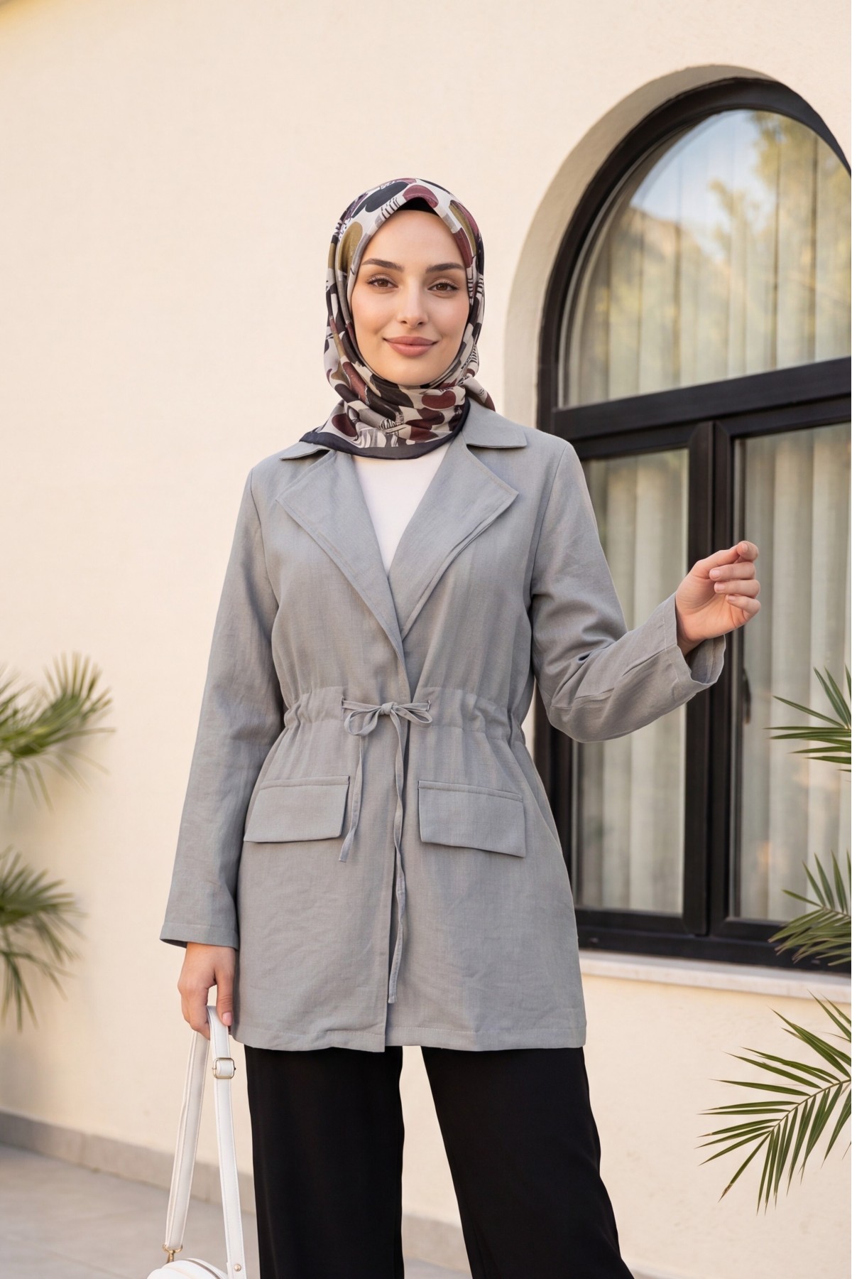 Linen-look kimono with tunnel lace-up detail and pockets. - Light grey