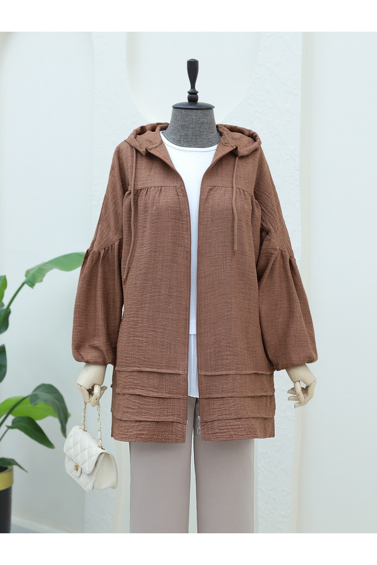 Yoke Pleated Double Pocket Hooded Cap -Snuff