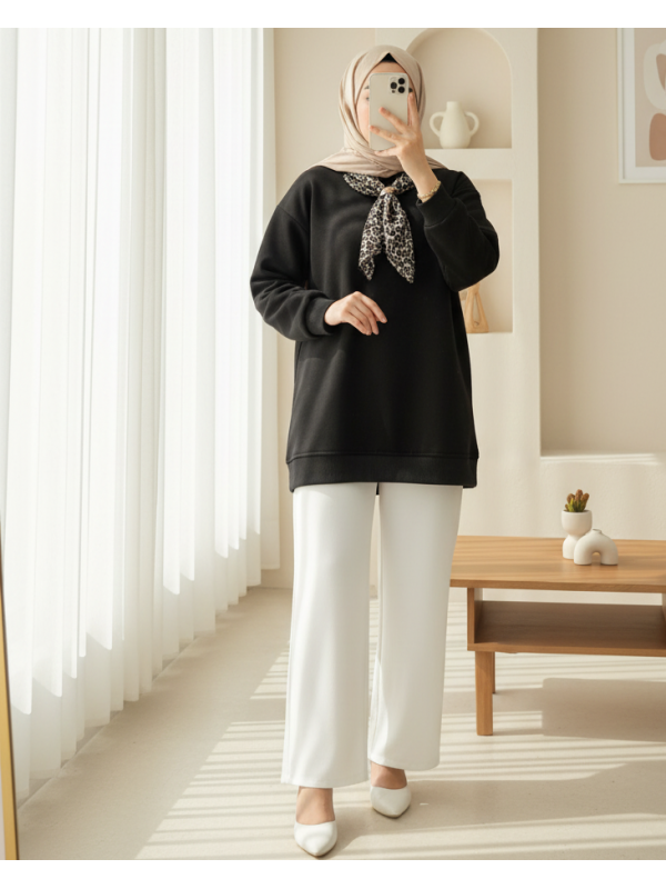 Scarf Leopard Emblem 3 Yarn Sweater -Black