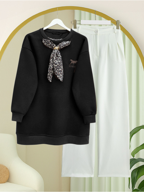 Scarf Leopard Emblem 3 Yarn Sweater -Black