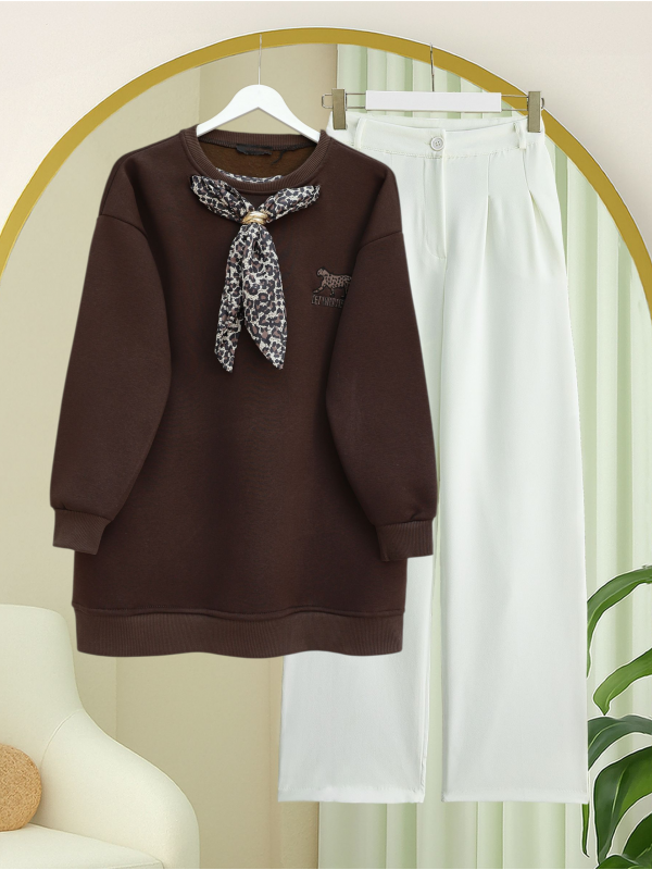 Scarf Leopard Emblem 3 Yarn Sweater -Dark Coffee