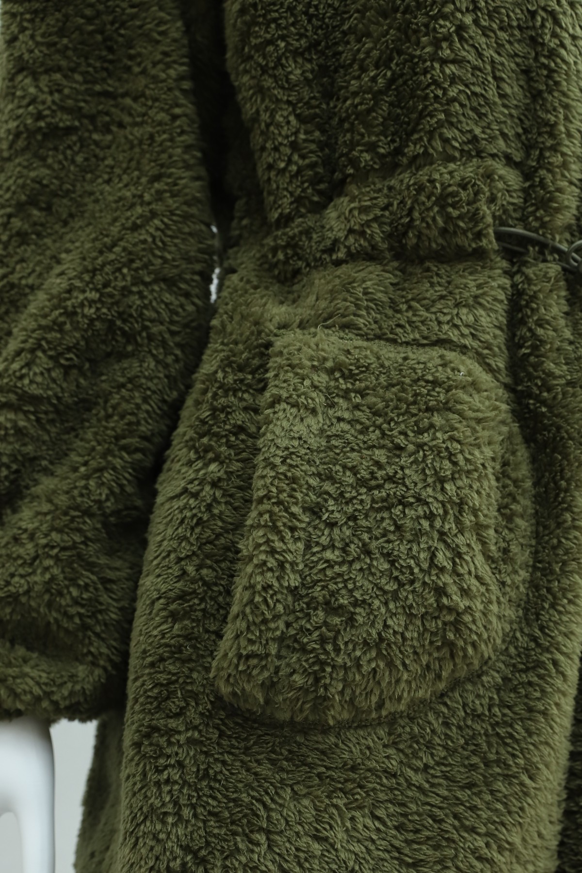 Beli Lastikli Kapşonlu Fermuarlı Peluş Mont    -Haki