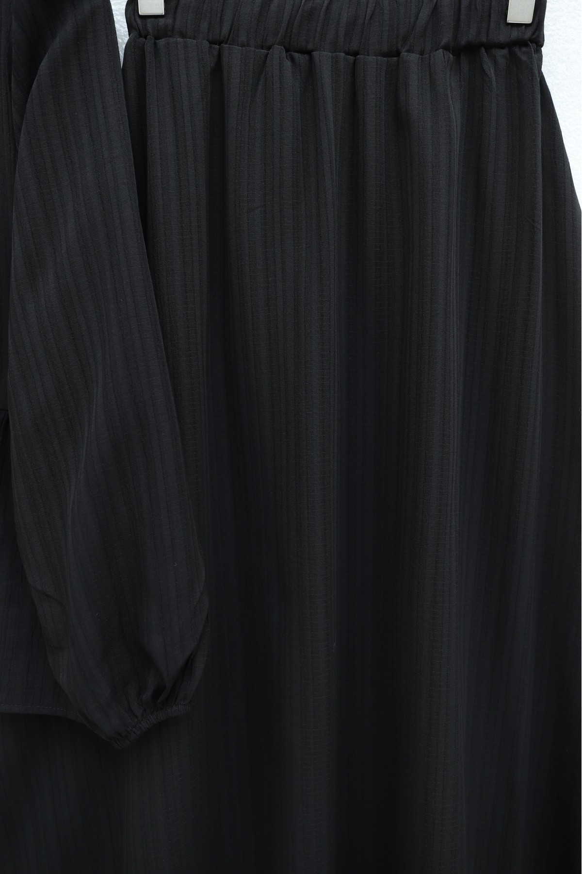 Front-tie, elasticated sleeve, crinkle kimono set with skirt. -Black