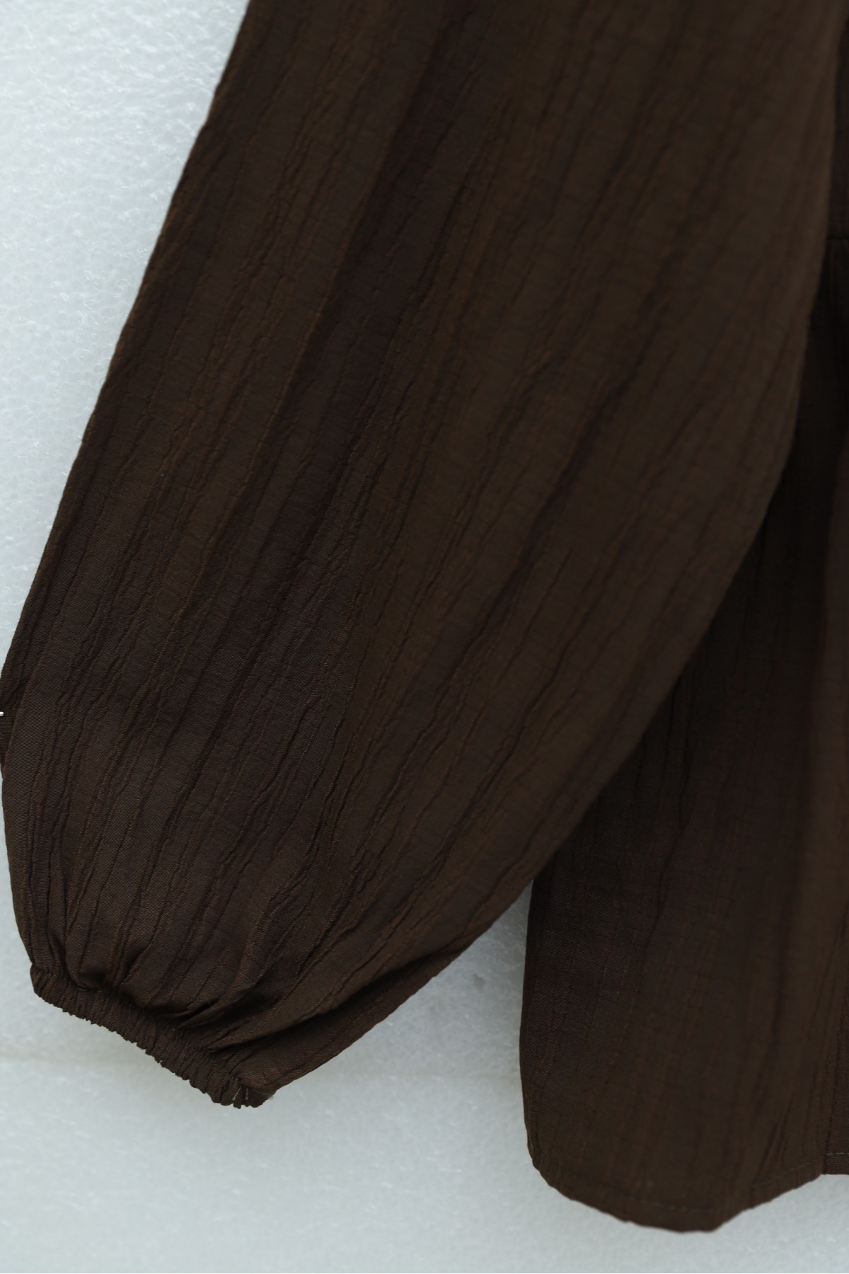 Front-tie, elasticated sleeve, crinkle kimono set with skirt. -Brown