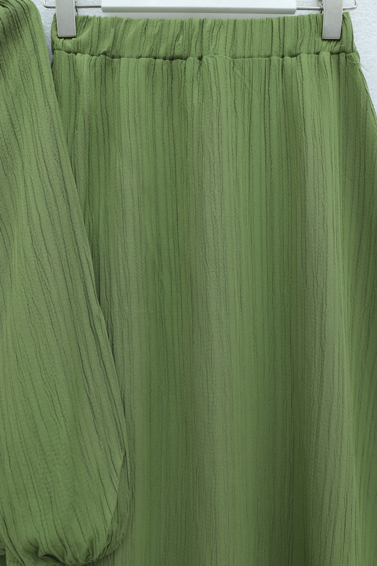 Front-tie, elasticated sleeve, crinkle kimono set with skirt. -PISTACHIO GREEN