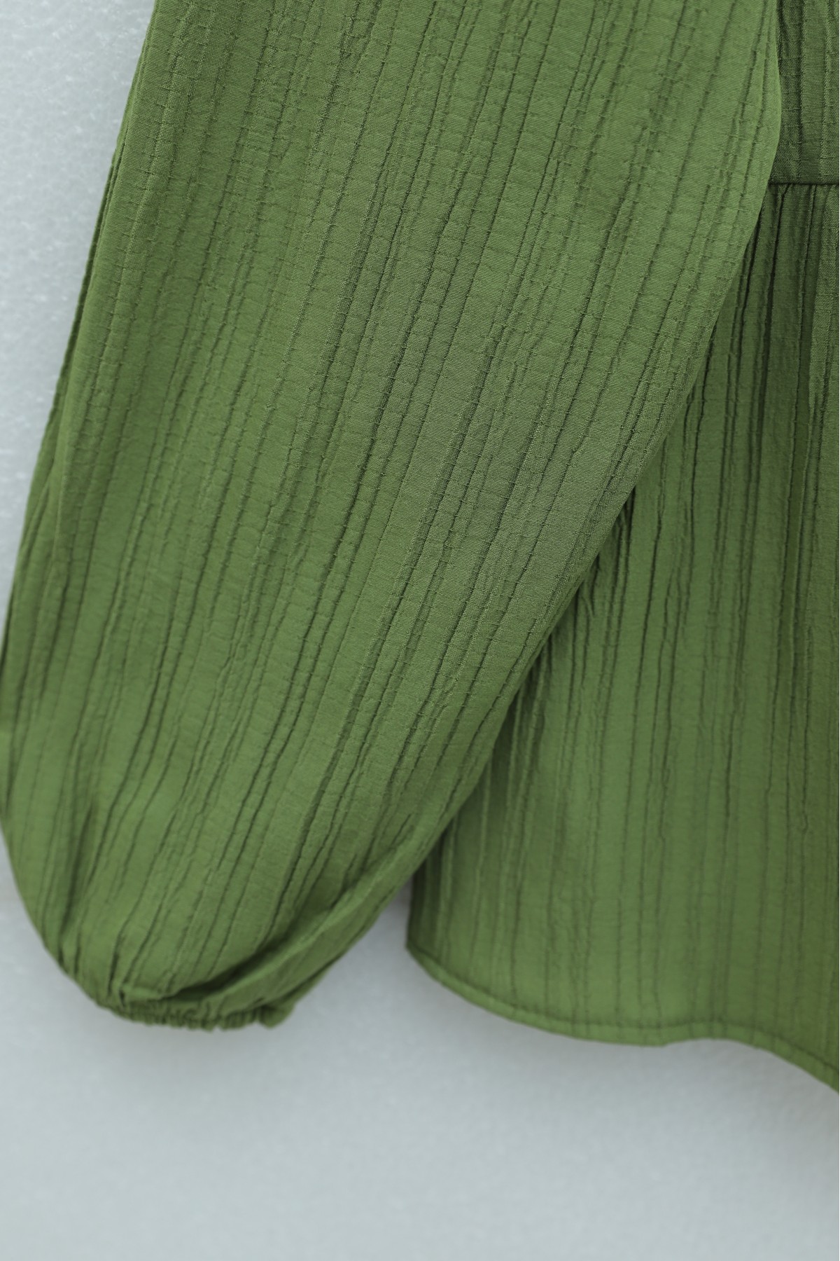 Front-tie, elasticated sleeve, crinkle kimono set with skirt. -PISTACHIO GREEN