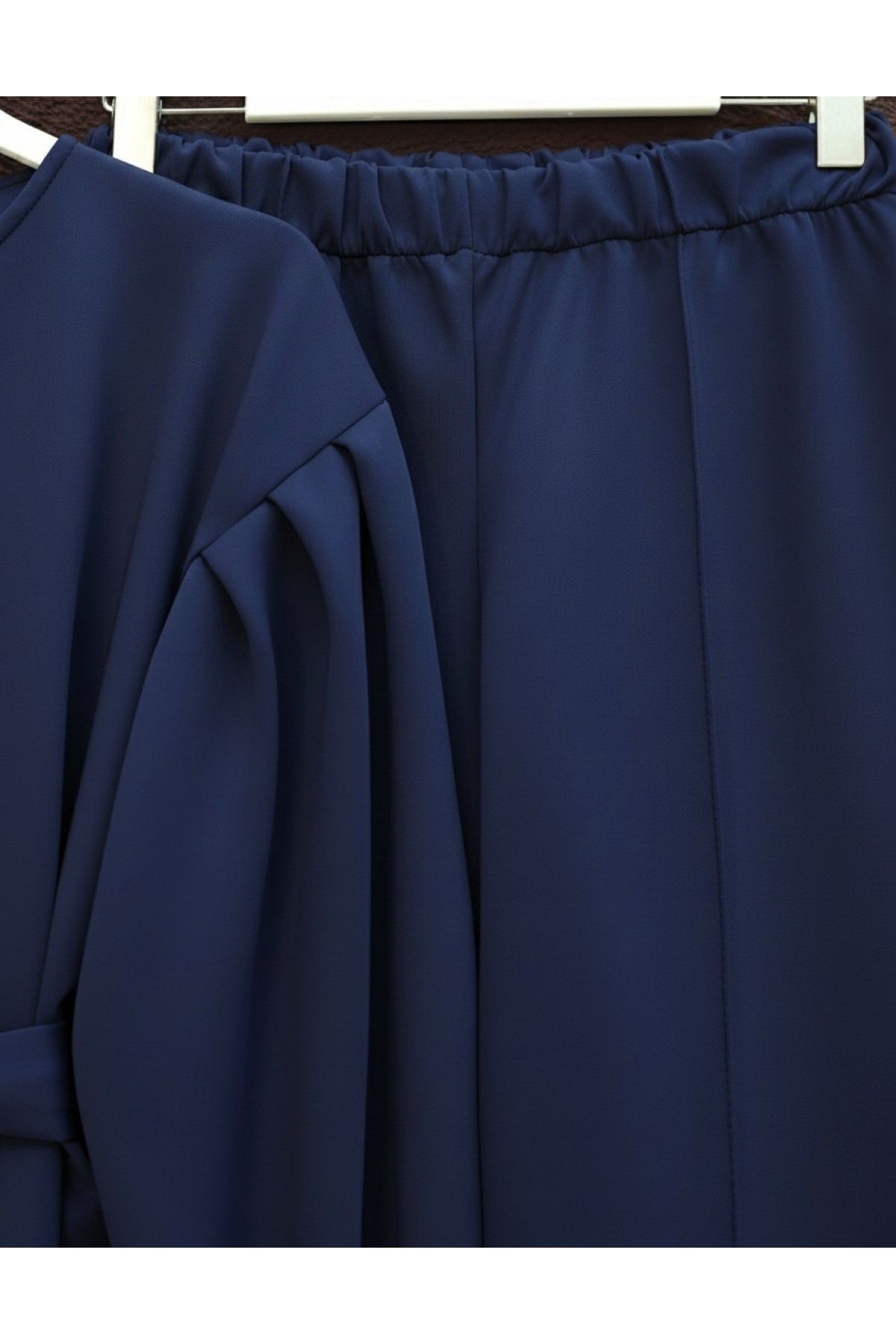 Beli Kemerli Önü Düğmeli Pantolonlu Scuba Takım  -Laci