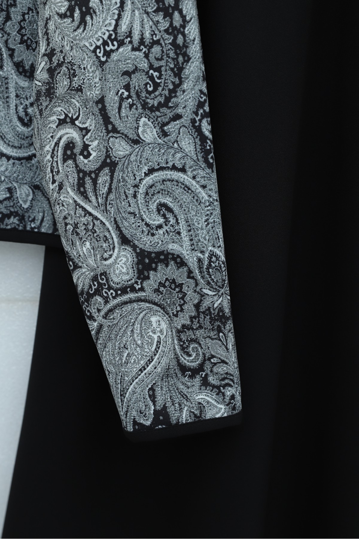 Top Düğme Etnik Desen Etekli Krep Takım -Siyah