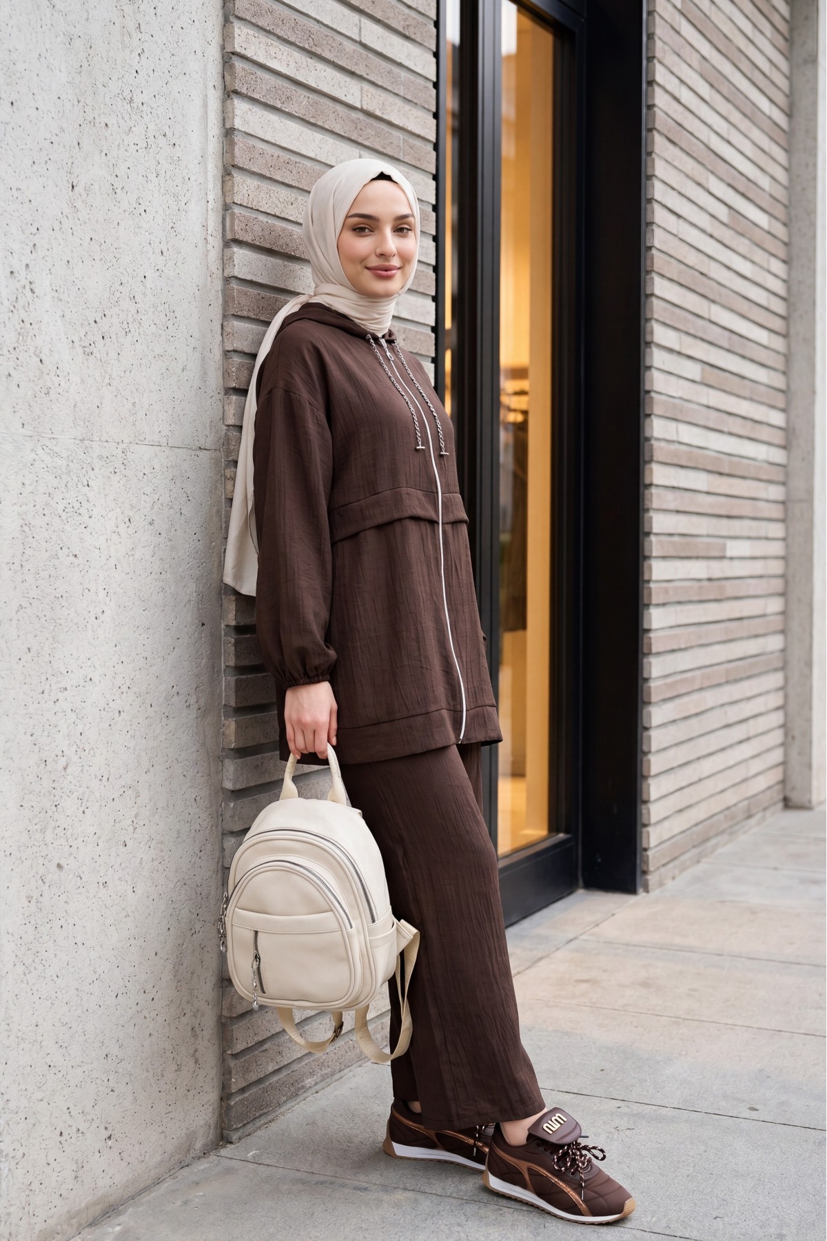 Strawberry Style Hooded Sweatshirt with Chain Collar and Zip-Up Pants -Dark Coffee