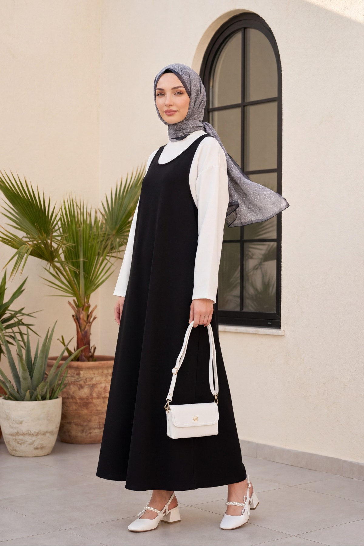 Stand-up collar long-sleeved blouse and double crepe vest set -Black