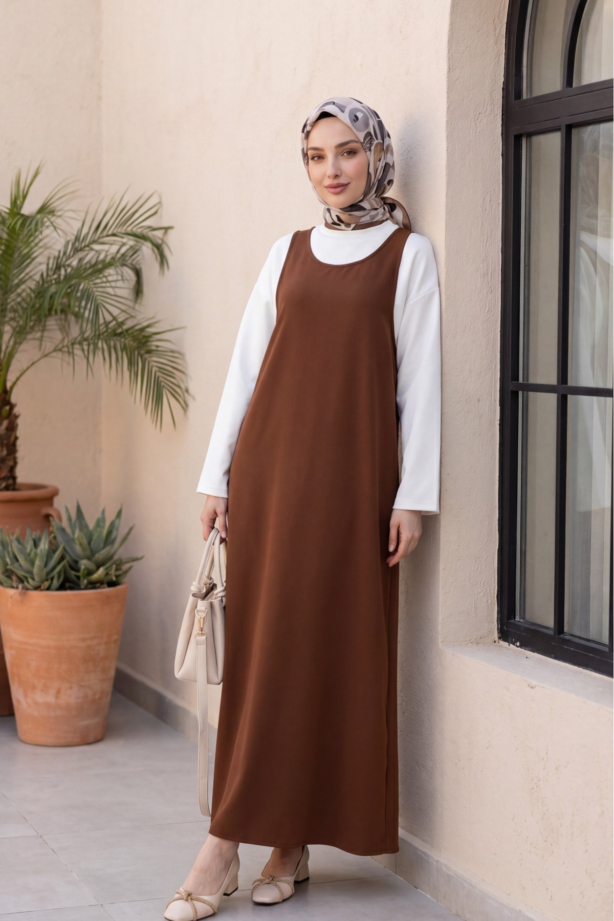 Stand-up collar long-sleeved blouse and double crepe vest set -Snuff
