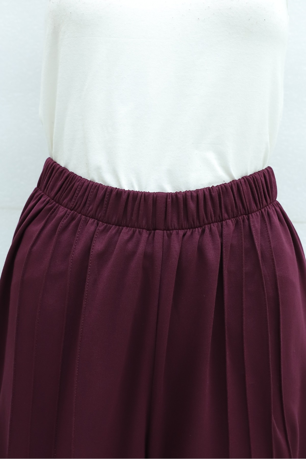 Oysho Set with Wide-Leg Trousers, Featuring a Drawstring Waist and Zipper Detail -Damson
