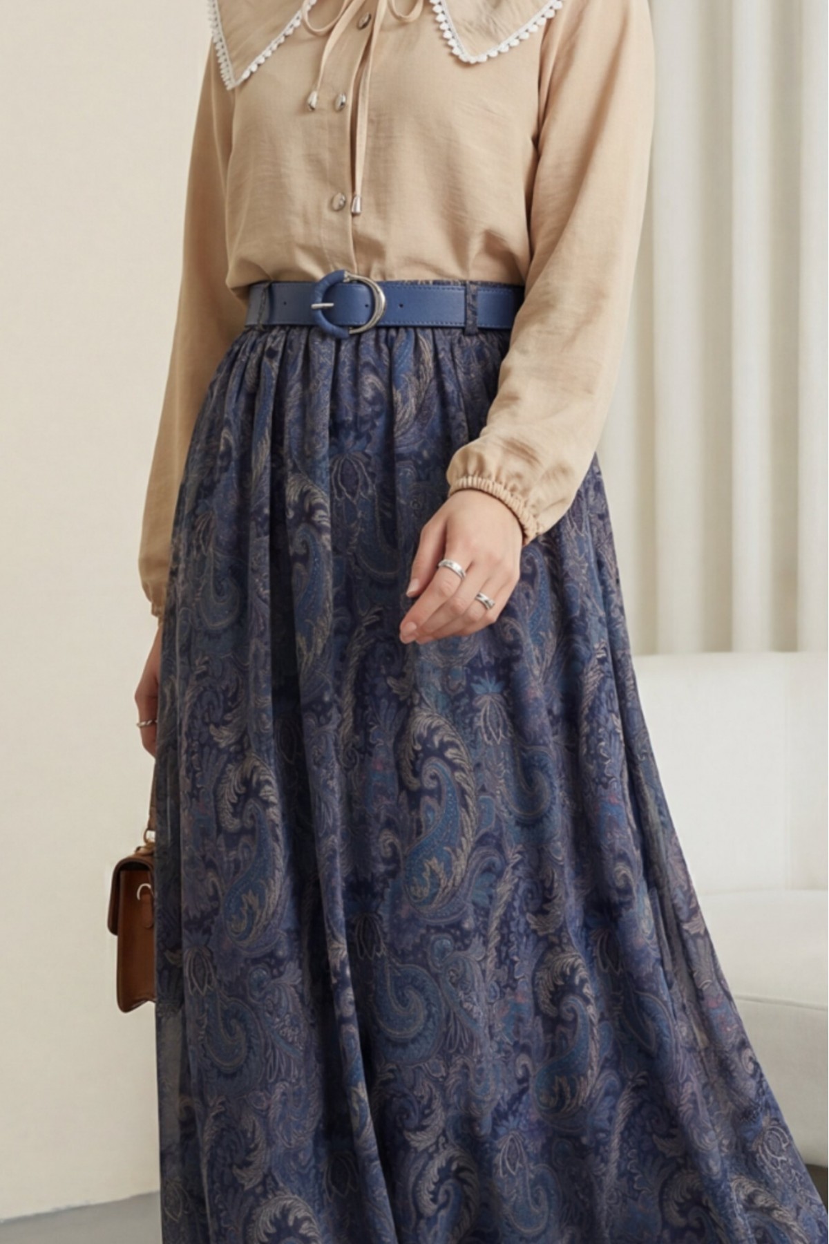 تنورة شيفون مبطنة بحزام وقصة غير متماثلة  -اللون النيلي