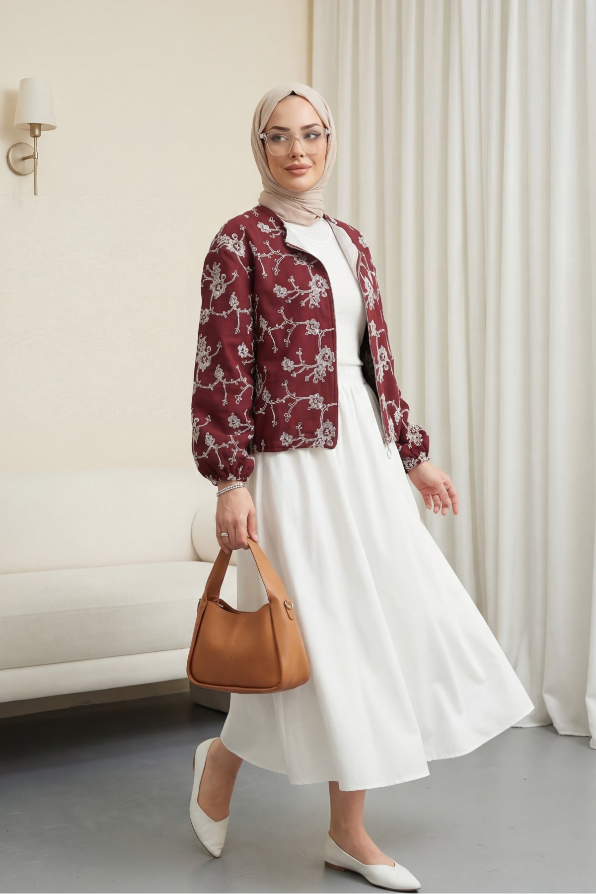 جاكيت كتان مطرز بياقة دائرية وسحاب وجيوب -بوردو