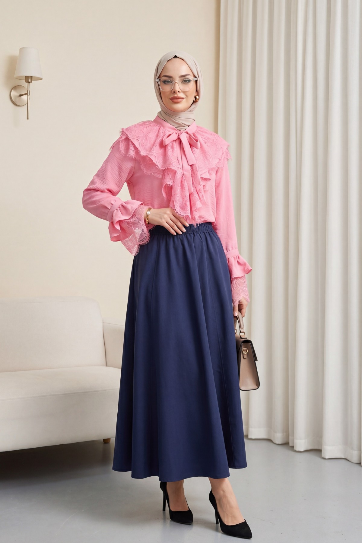 Cupra Ayrobin Shirt with Tie-Collar Guipure Lace and Ruffled Sleeves -Pink