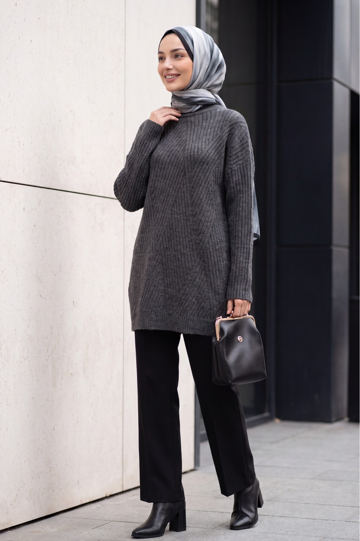 Execution Knitting Diamond Patterned Knitwear Tunic     -Smoked 