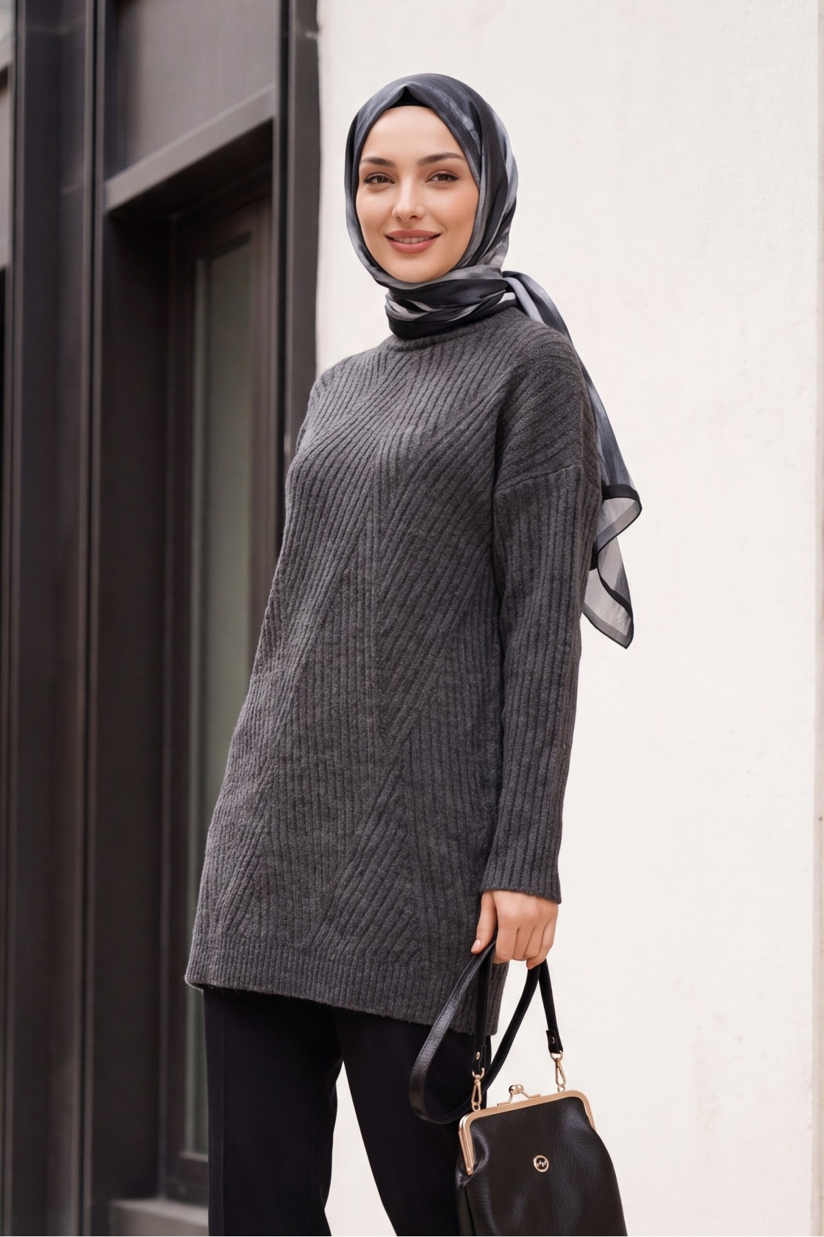 Execution Knitting Diamond Patterned Knitwear Tunic     -Smoked 