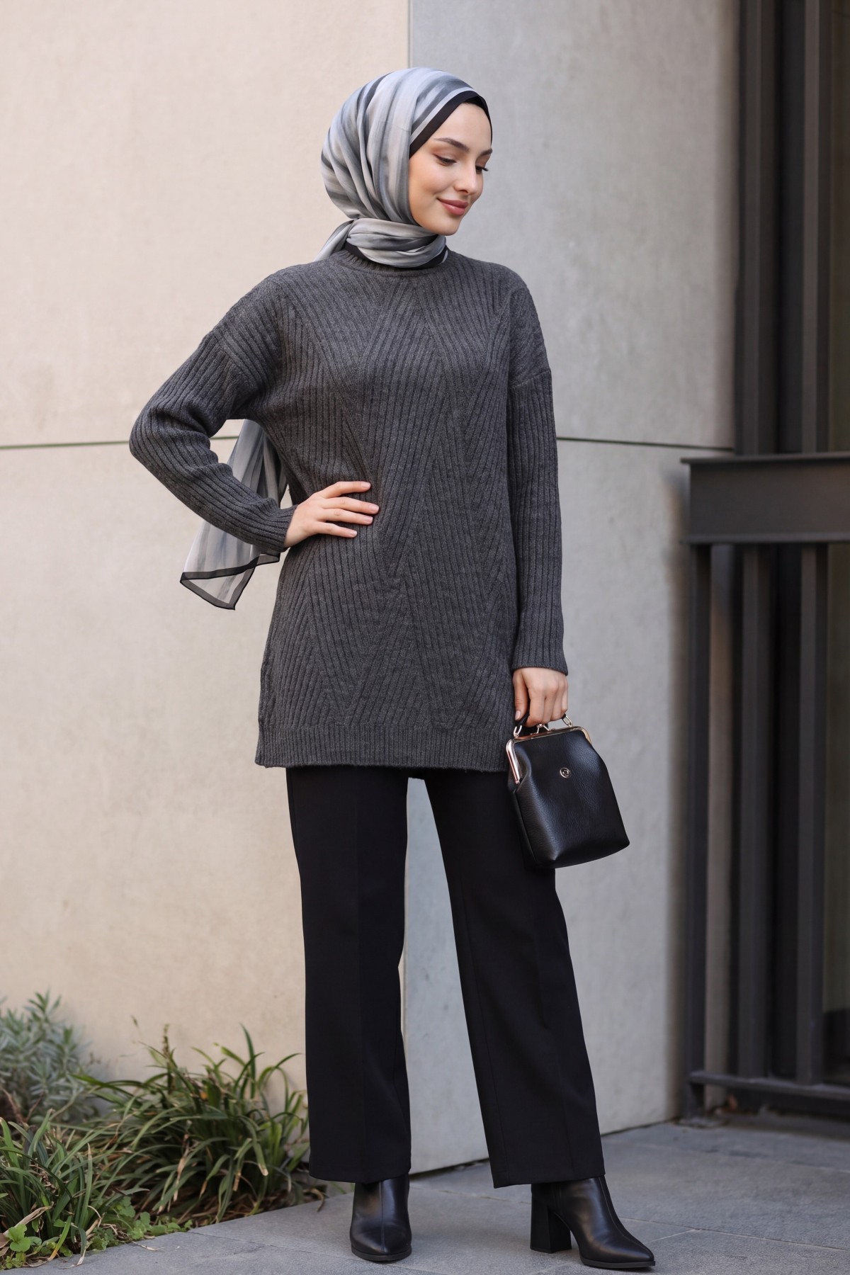 Execution Knitting Diamond Patterned Knitwear Tunic     -Smoked 
