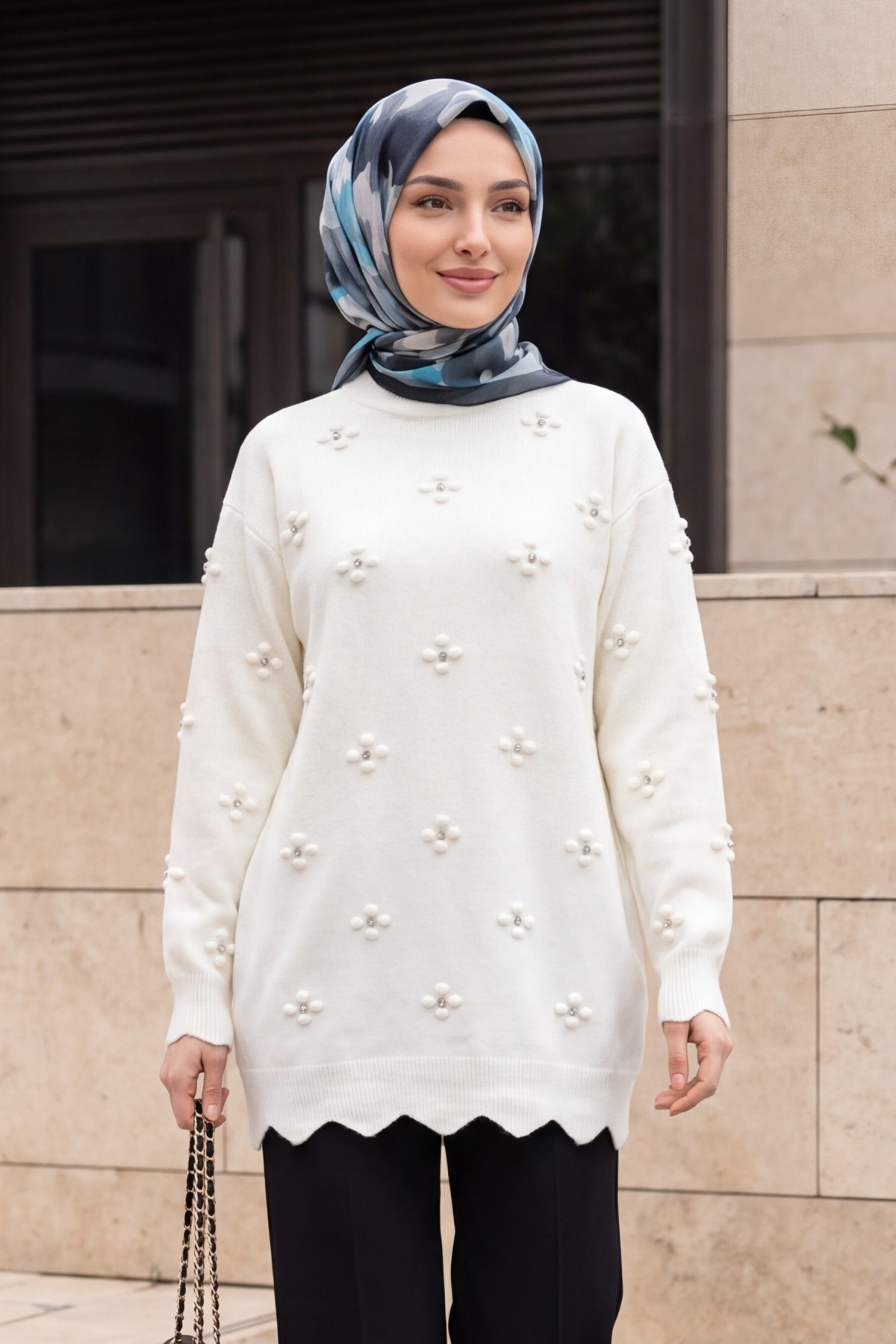Taşlı Ponpon Detaylı Asimetrik Kesim Triko Tunik -Ekru