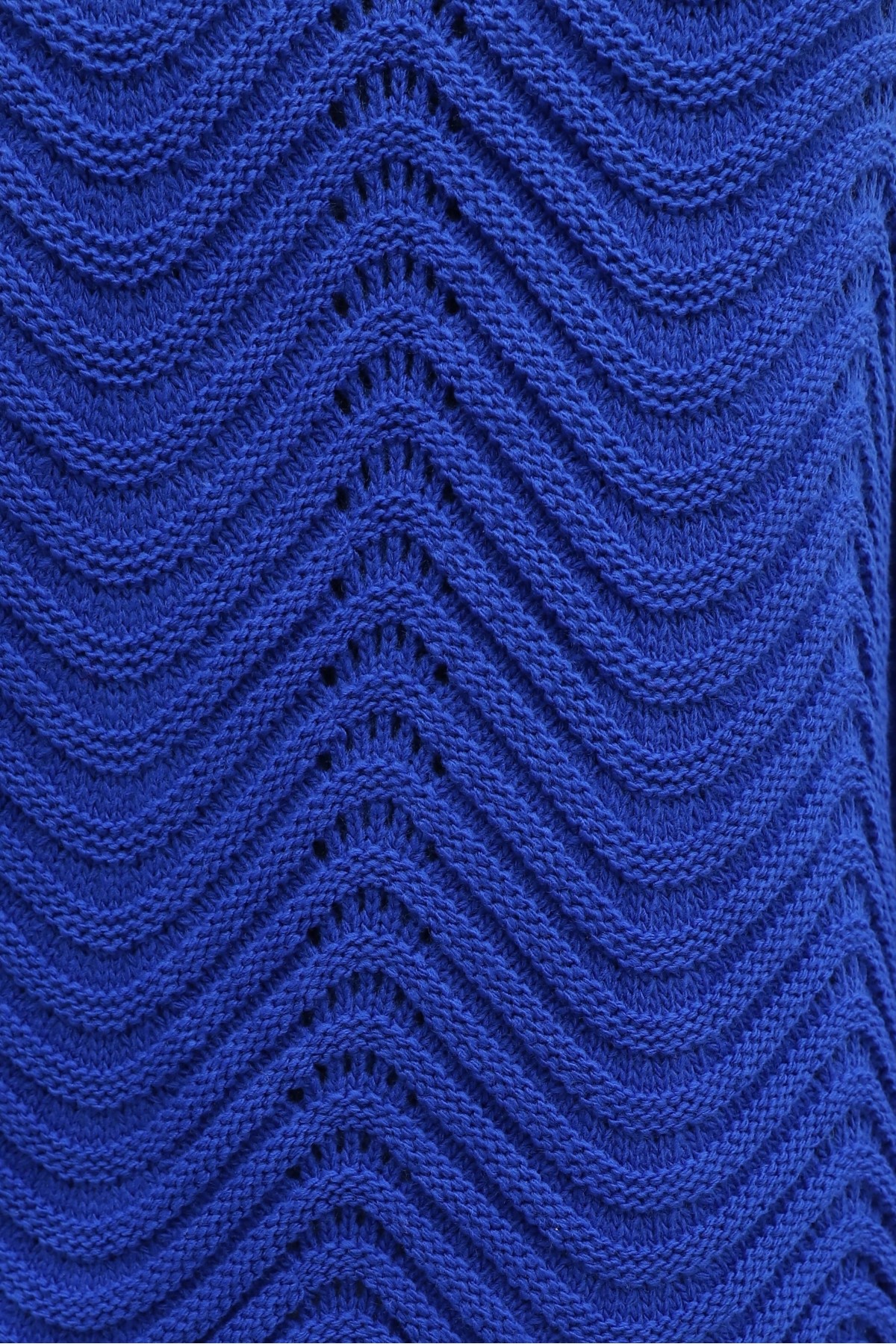 Round-Neck Zigzag Knit Sweater -Saxe 