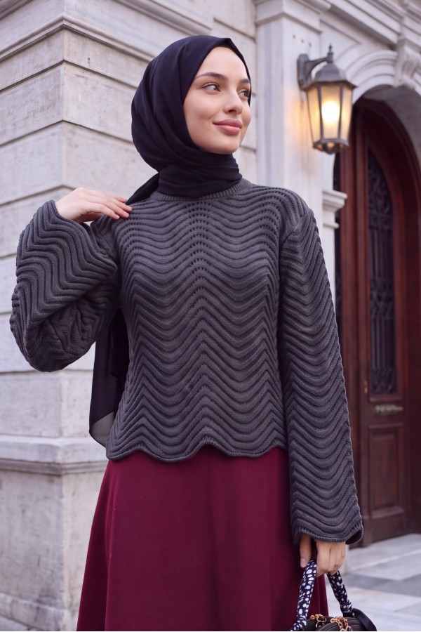 Round-Neck Zigzag Knit Sweater -Smoked 