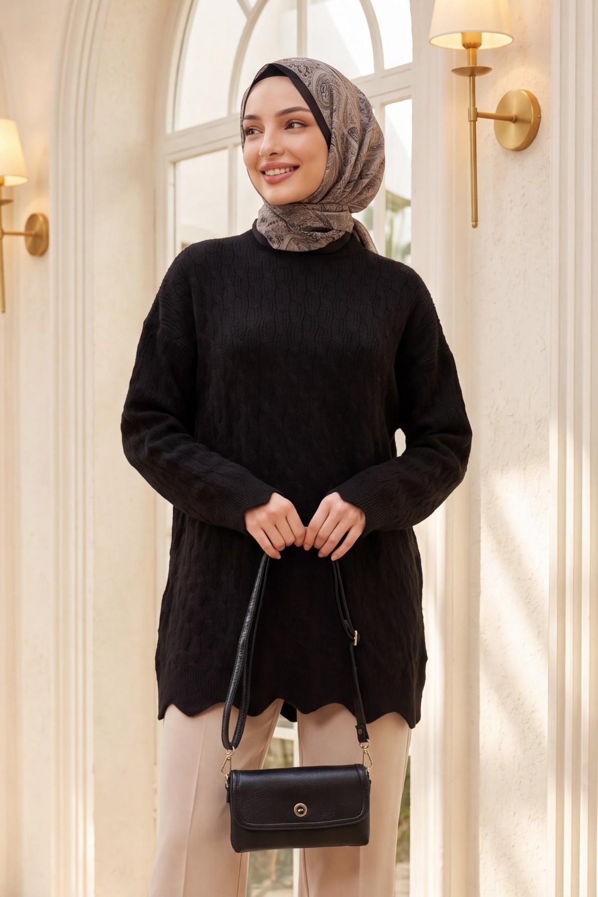 Oversized Crew-Neck Knit Tunic with Chain Pattern -Black