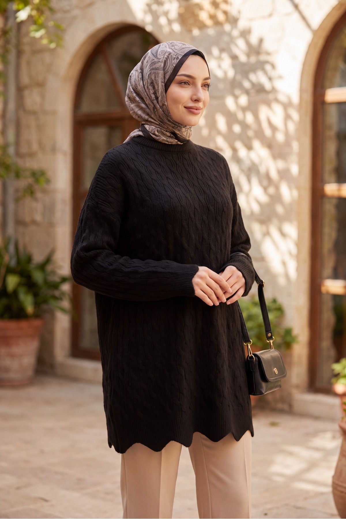 Oversized Crew-Neck Knit Tunic with Chain Pattern -Black