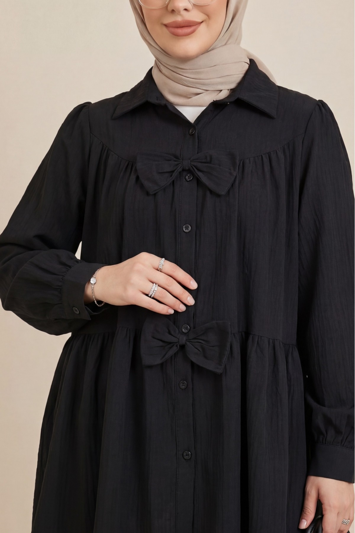 Önü Fiyonk Detaylı Parçalı Gömlek   -Siyah