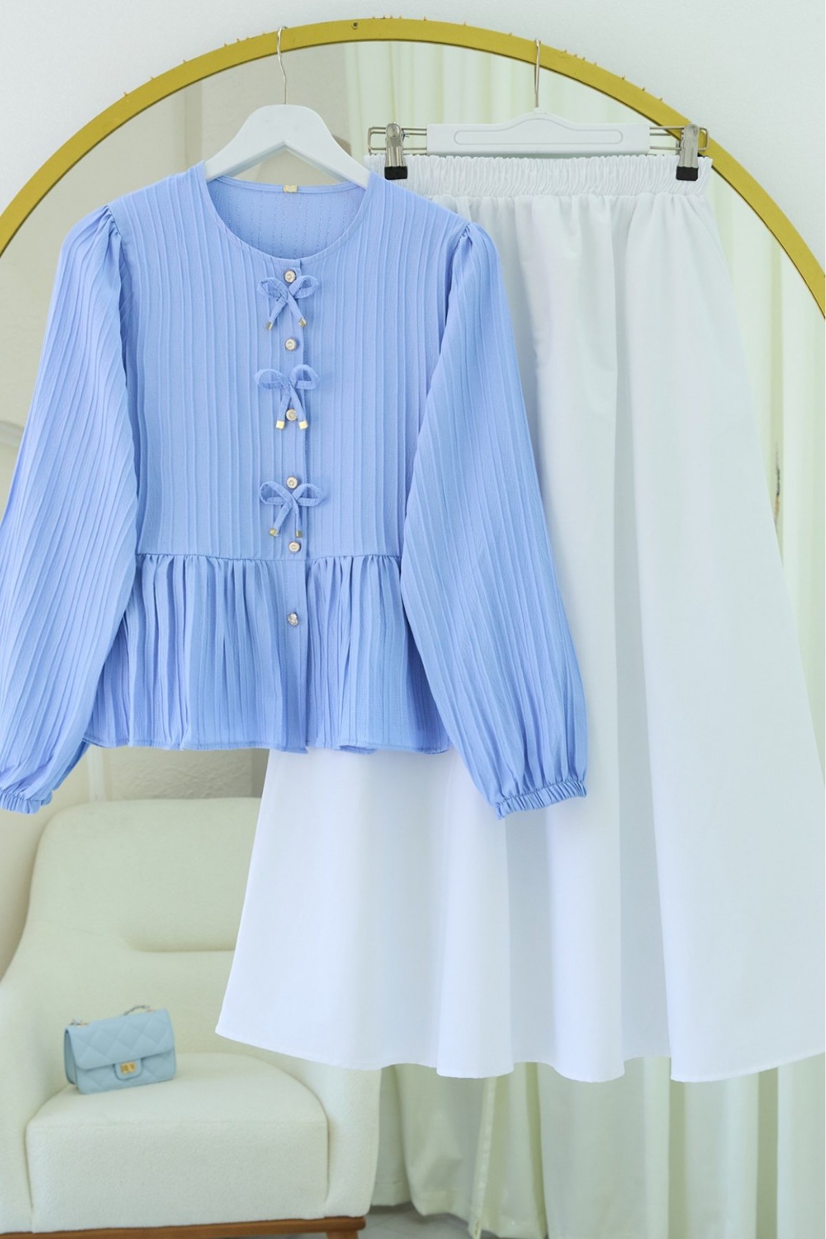 Buttoned Blouse with Elastic Sleeves and Bow Detail on the Front -Blue
