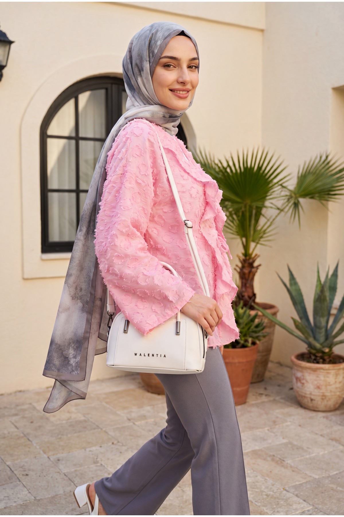 Önü Bağlamalı Fırfırlı Püsküllü Jakar Kimono  -Pembe