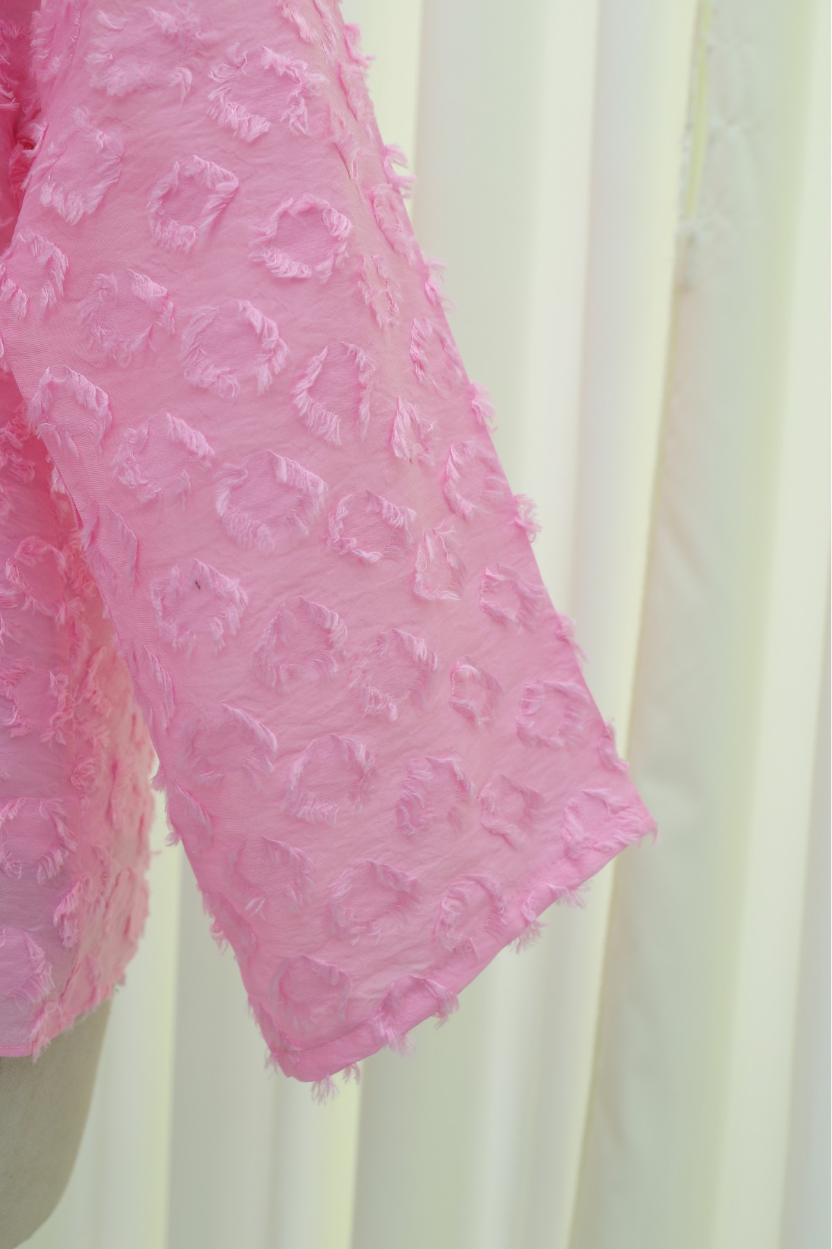 Front-tie ruffled and tasseled Jacquard Kimono -Pink