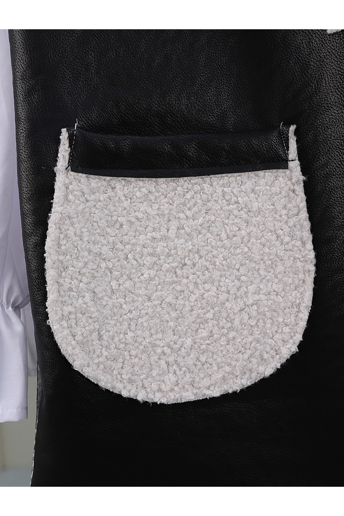 Lamb Plush Double Pocket Vest -White
