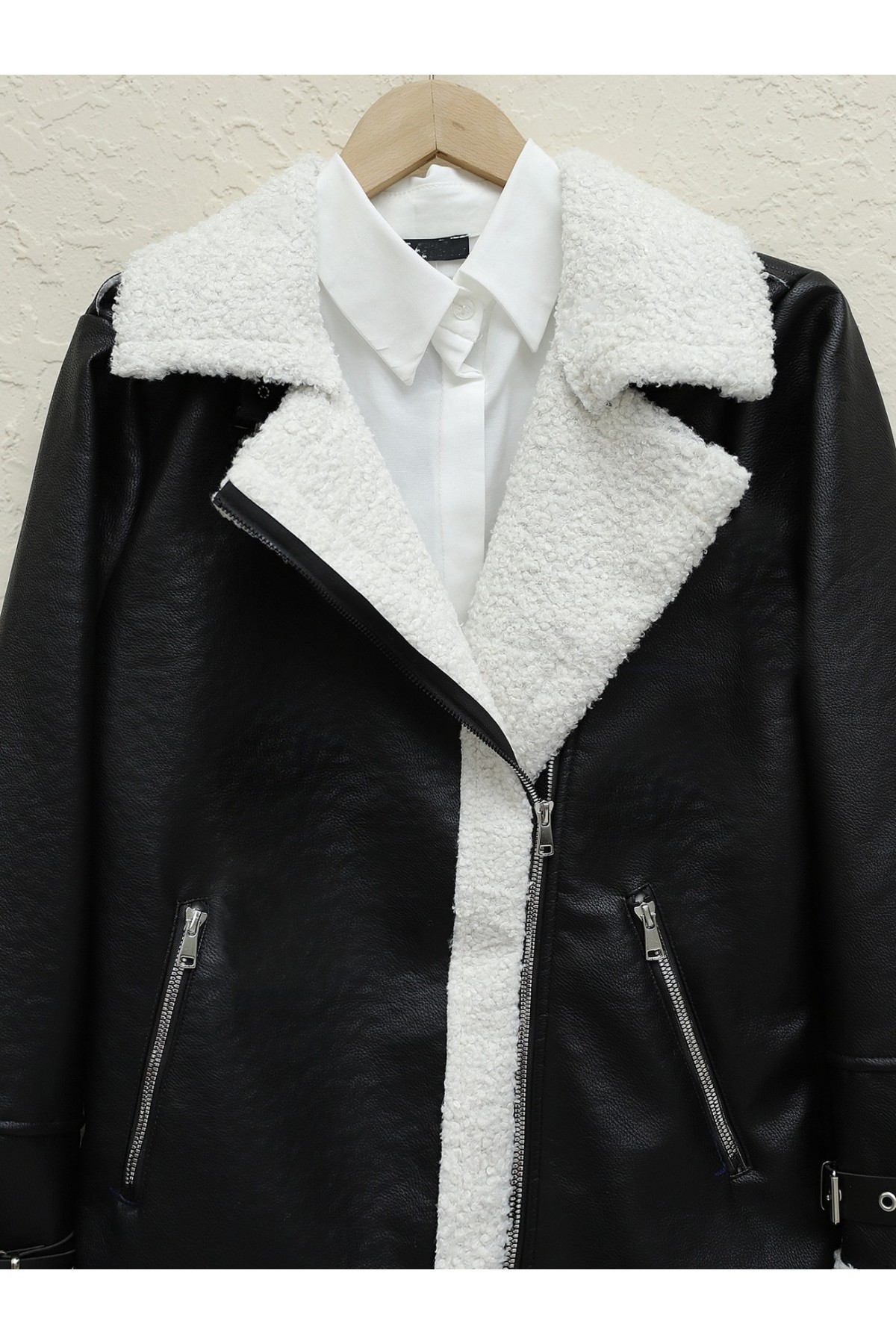 جاكيت جلدي داخلي من القطيفة بسحاب -أبيض سكري
