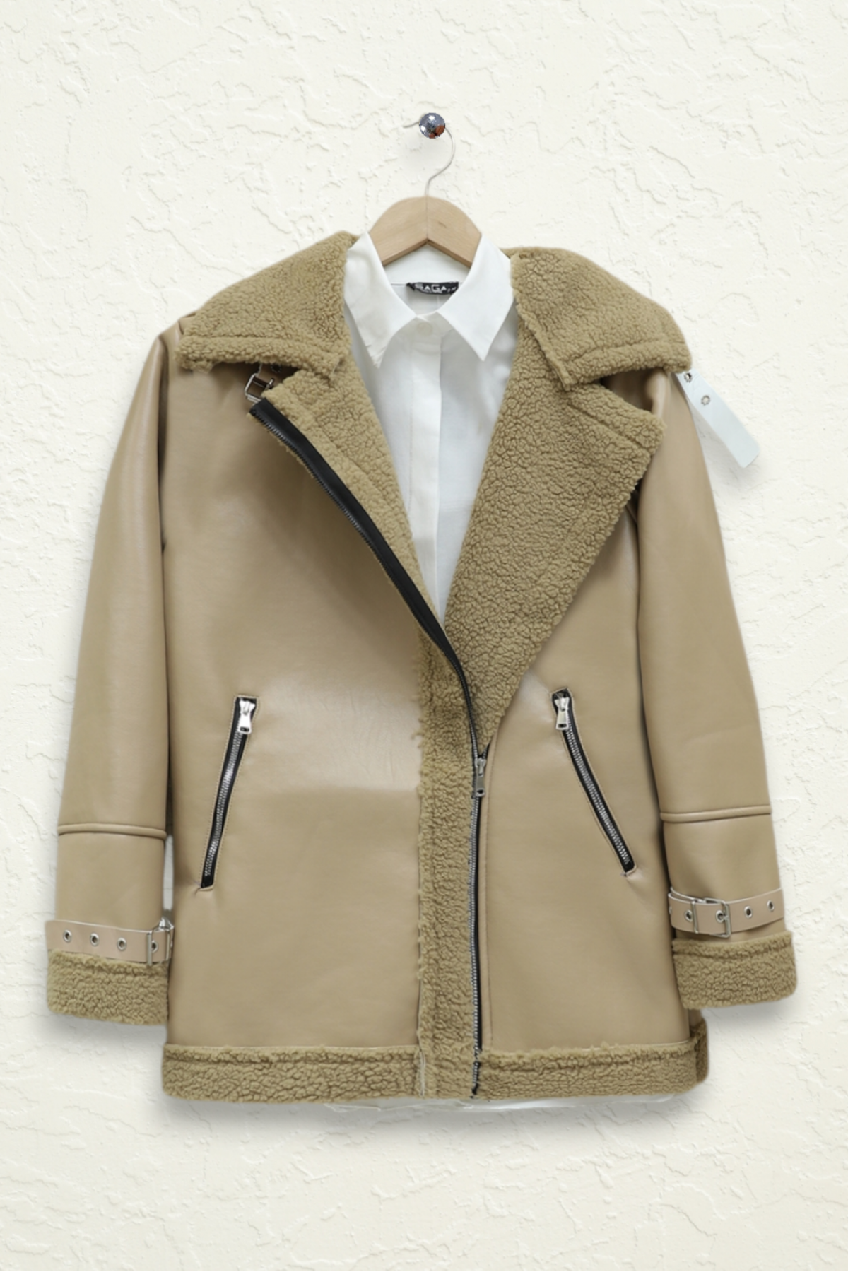 جاكيت جلدي داخلي من القطيفة بسحاب -بيج كاشف