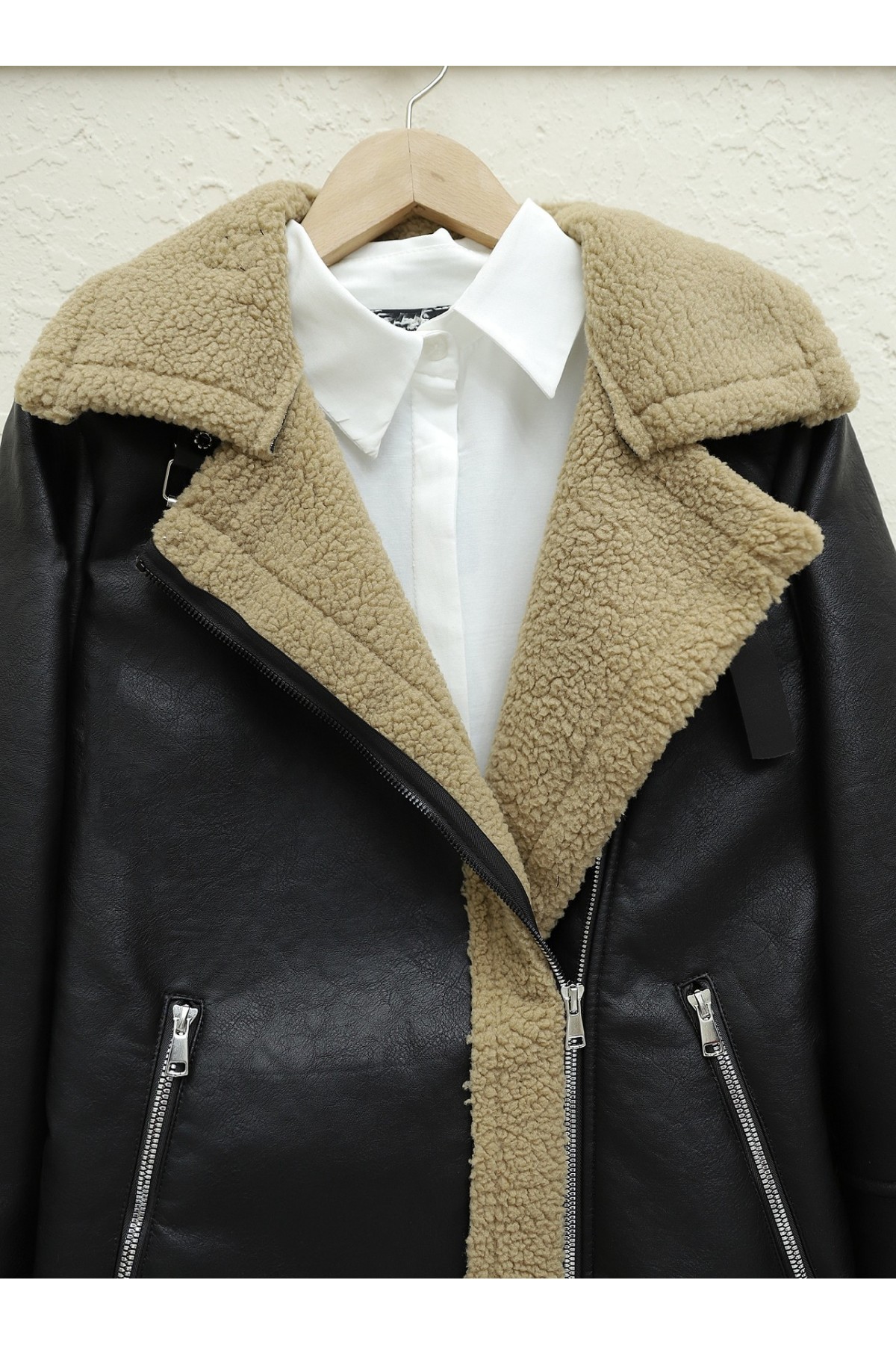 جاكيت جلدي داخلي من القطيفة بسحاب -قهوة مفتوحة
