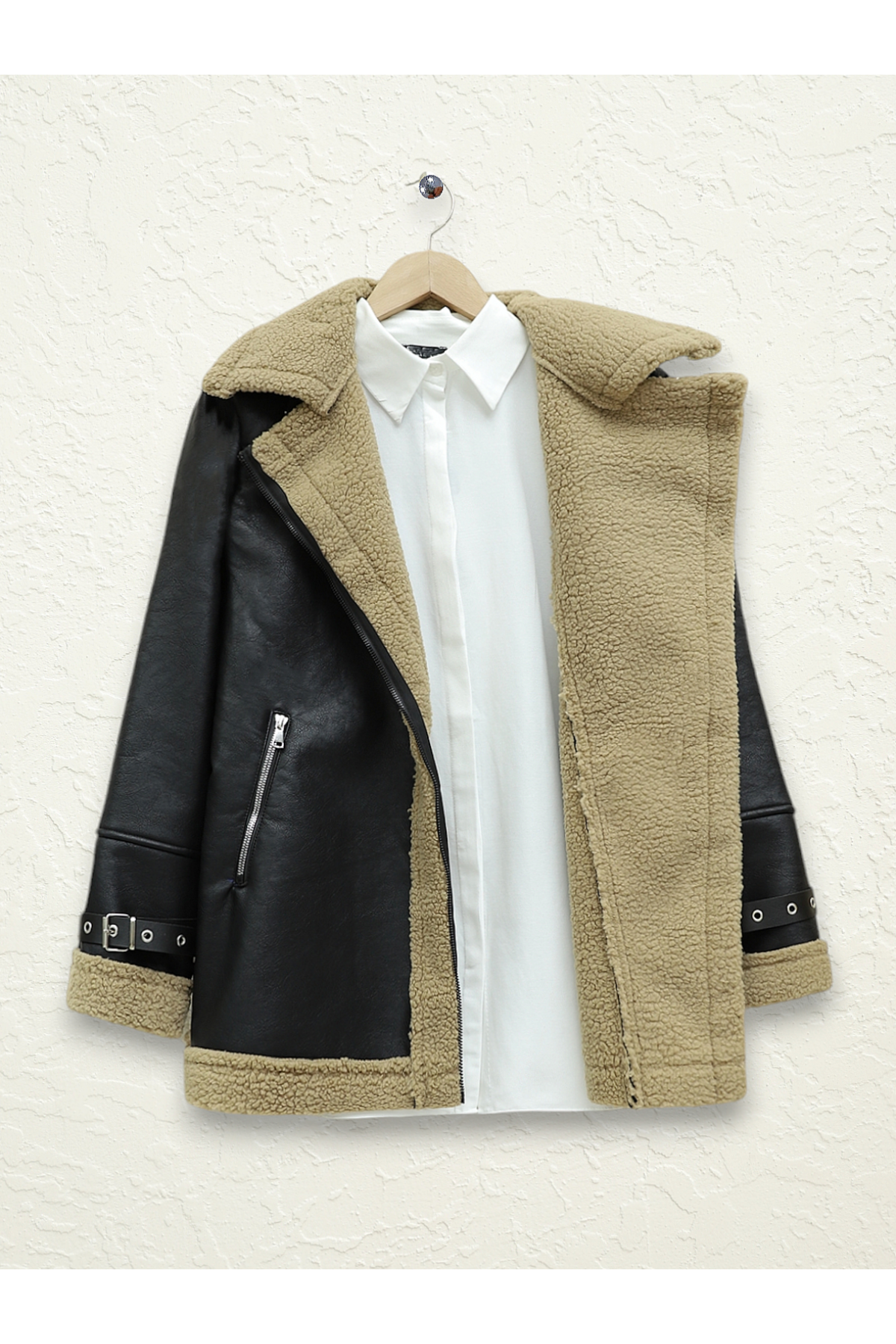 جاكيت جلدي داخلي من القطيفة بسحاب -قهوة مفتوحة