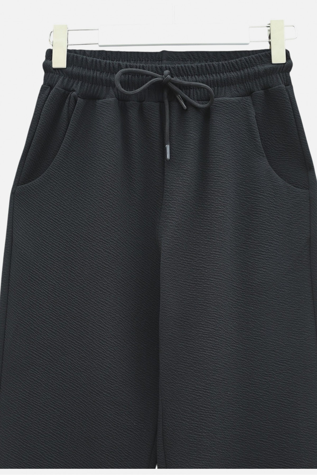 Zra Crepe Trousers with Pockets and Tied Waist -Black