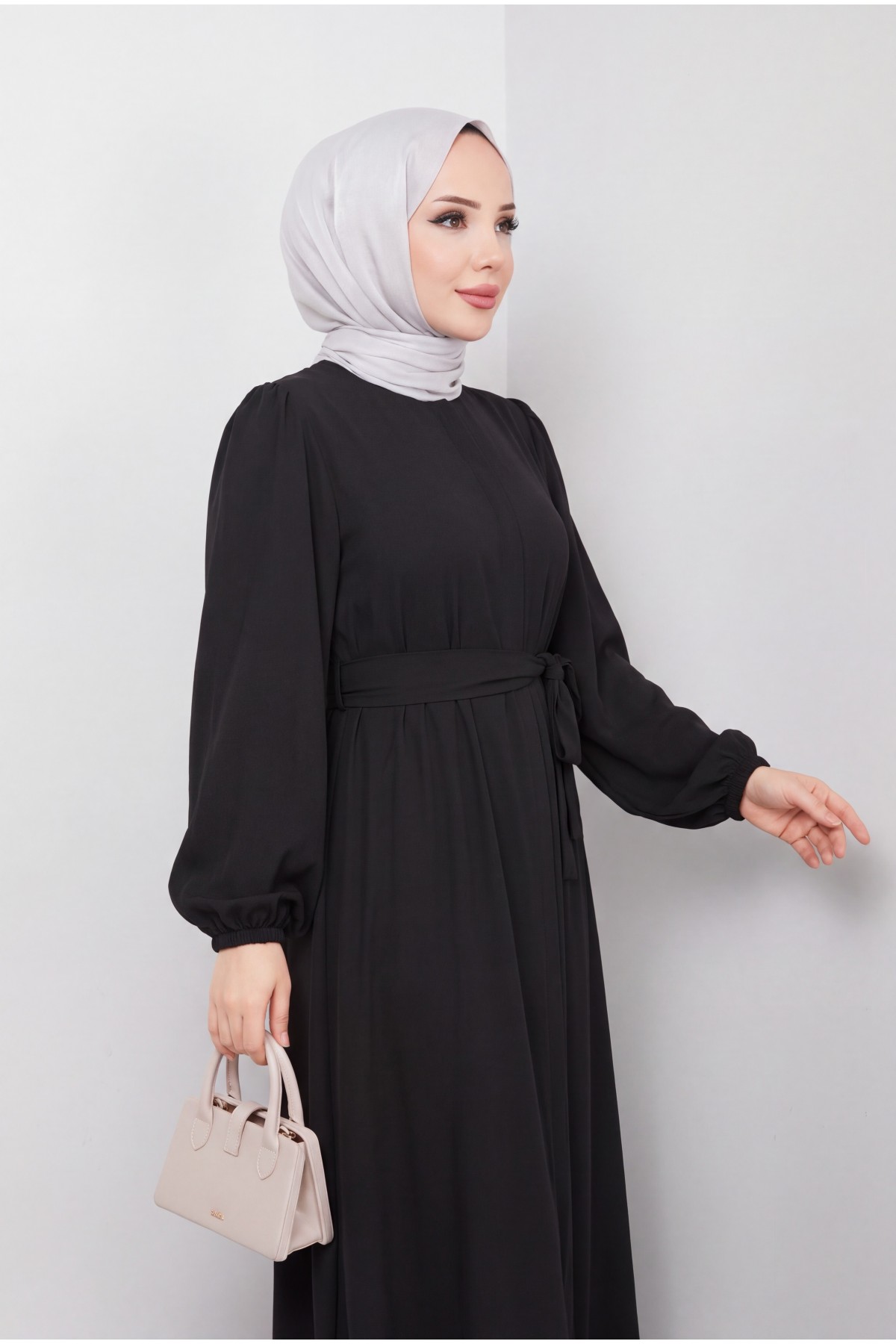 Elasticated Sleeves, Tied Waist, Zippered Abaya -Black