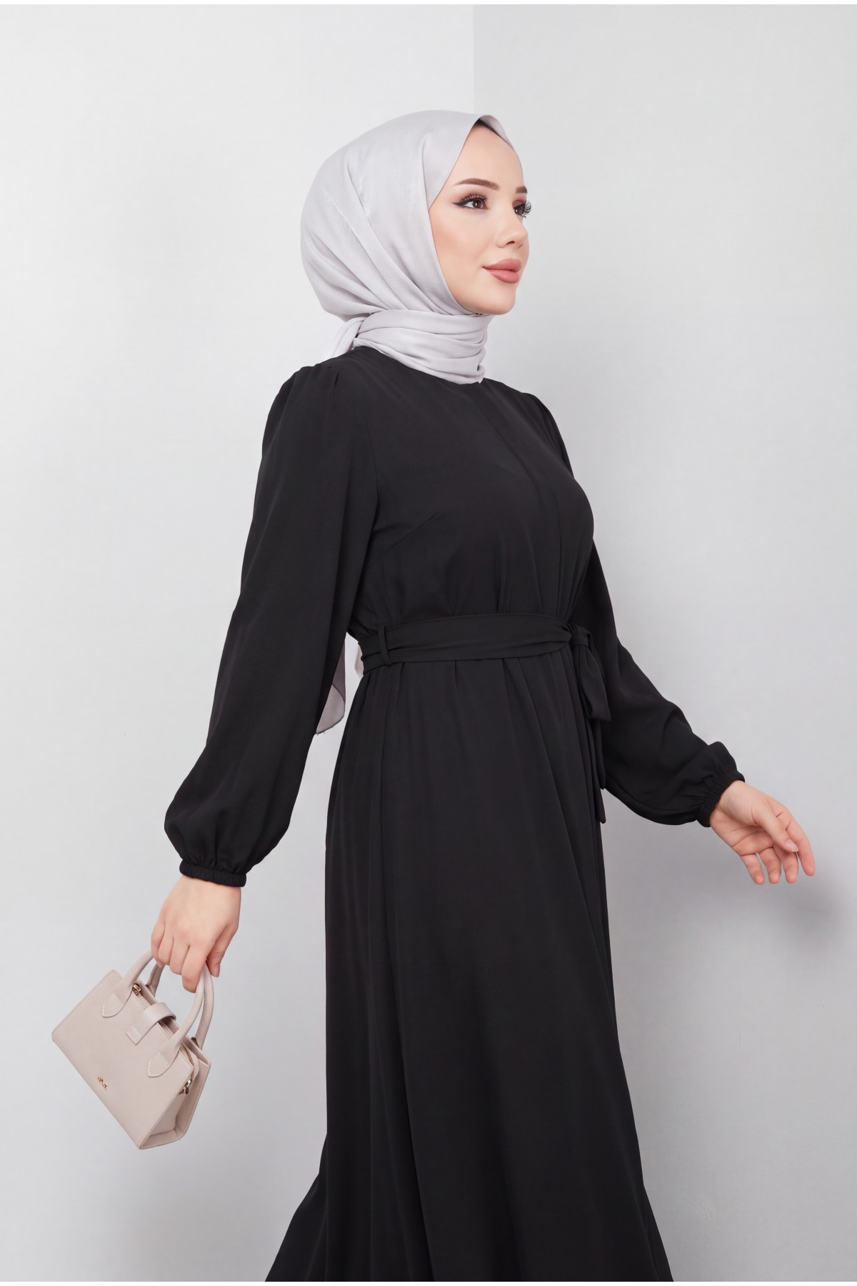 Elasticated Sleeves, Tied Waist, Zippered Abaya -Black