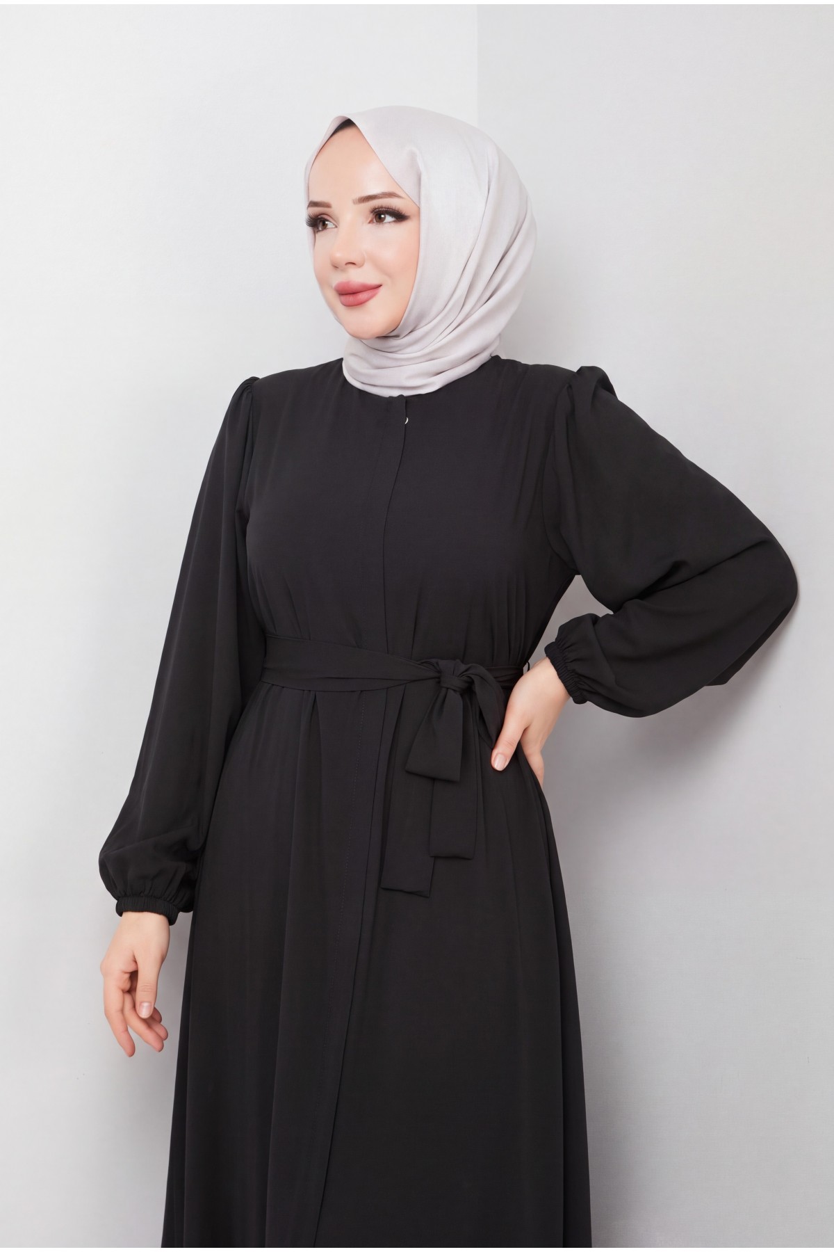 Elasticated Sleeves, Tied Waist, Zippered Abaya -Black